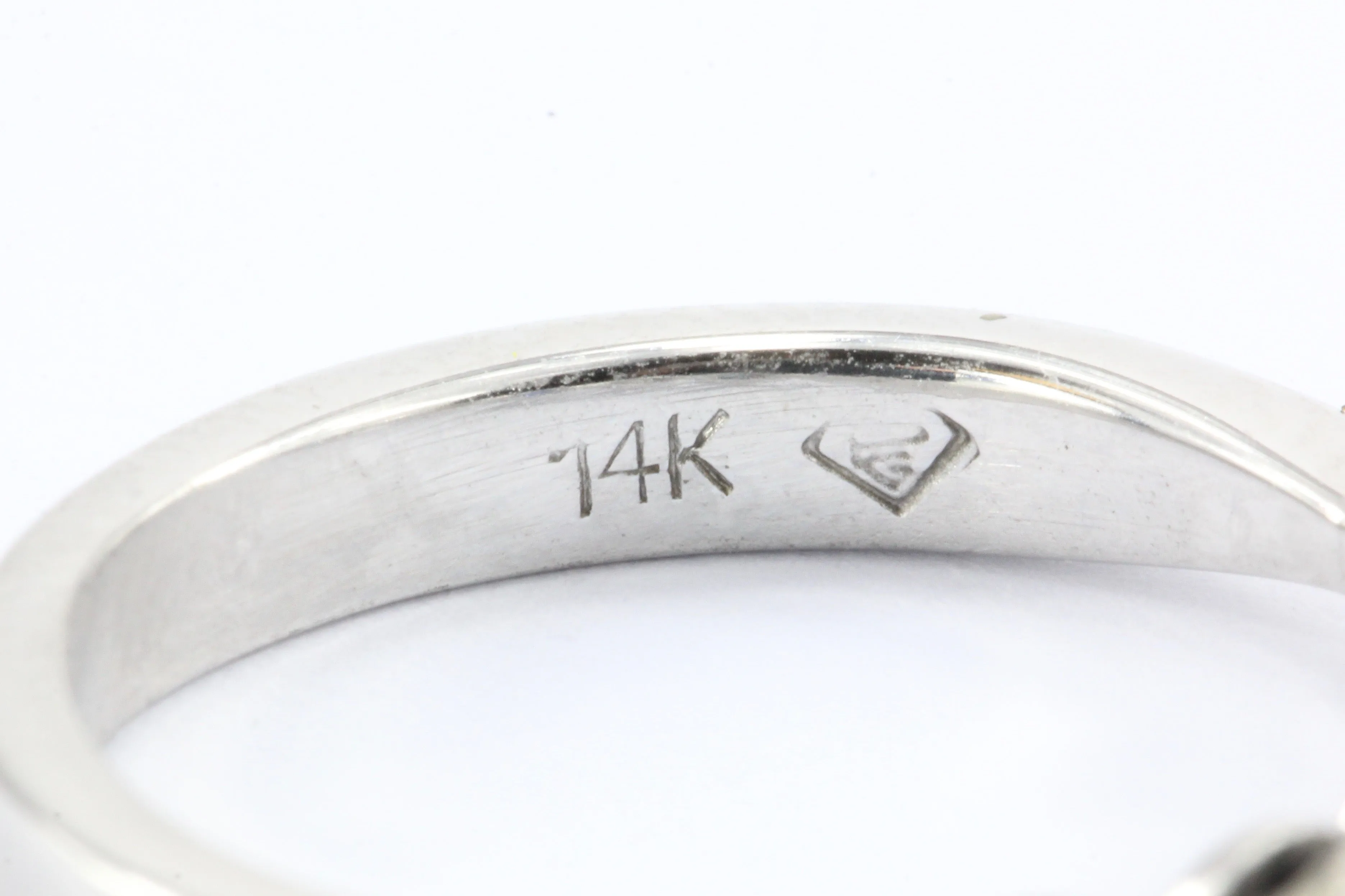 14K White Gold Diamond & Blue Sapphire Ring