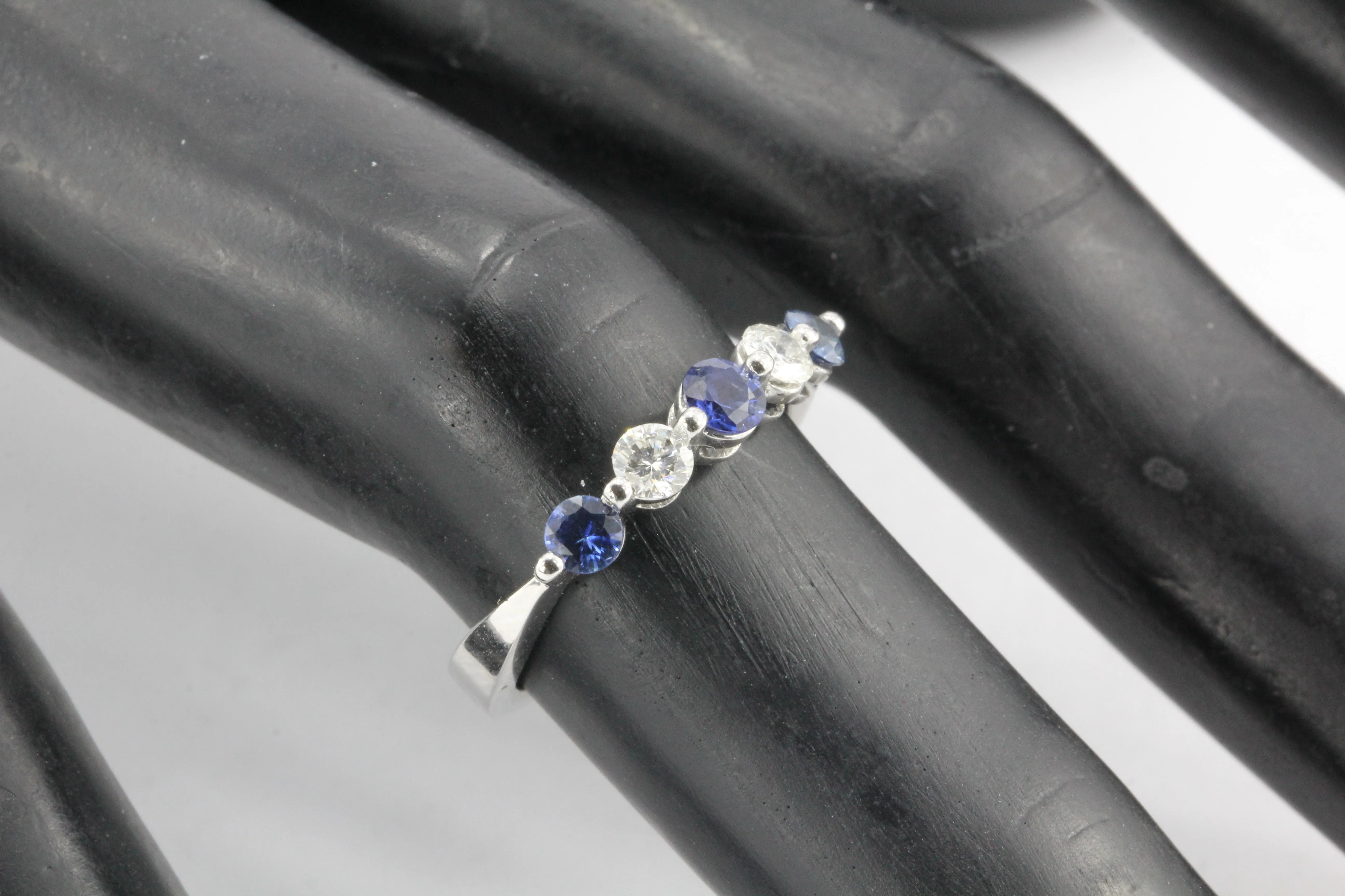 14K White Gold Diamond & Blue Sapphire Ring