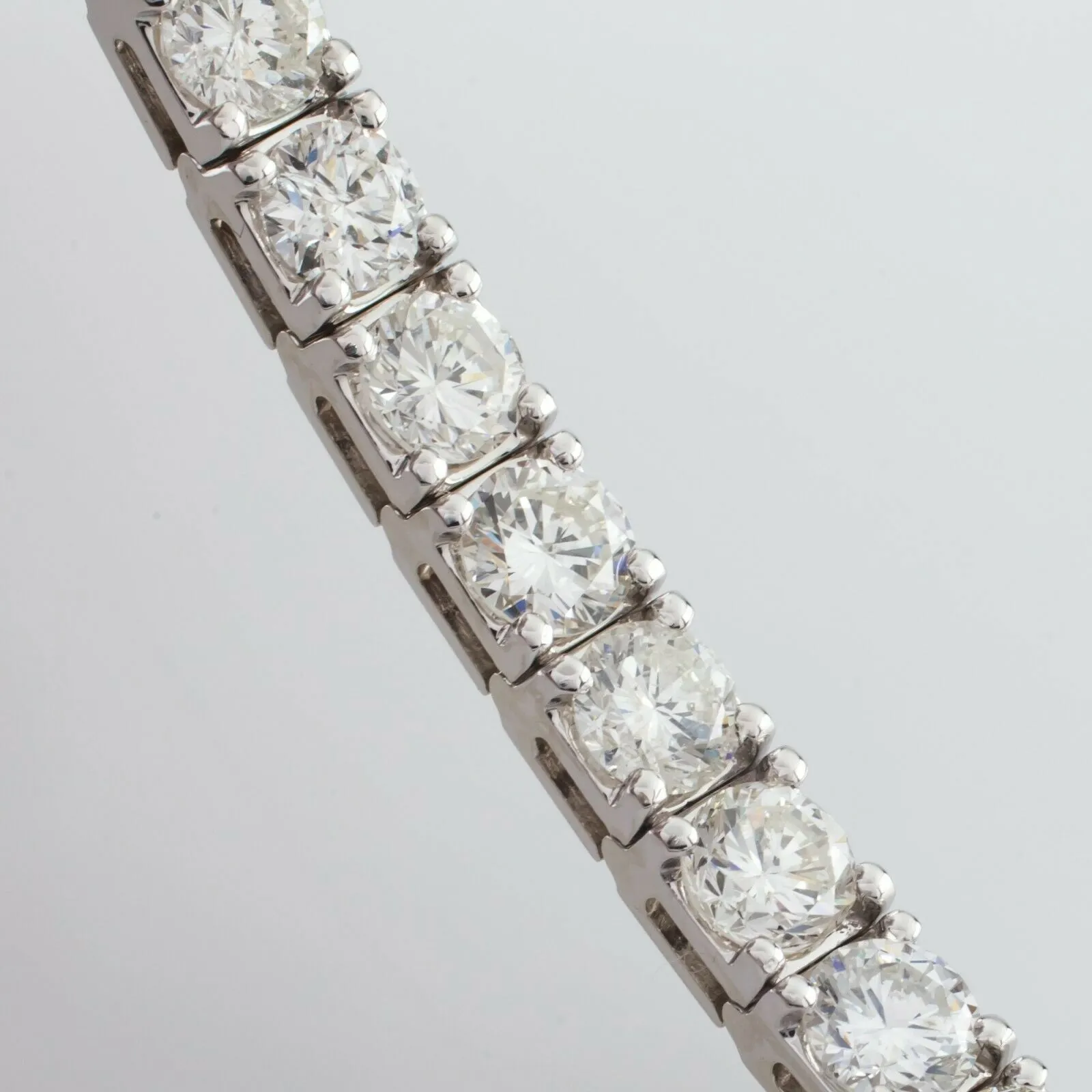14k White Gold Tennis Bracelet 13.98 ct TDW VS - SI, I - J 7" Long