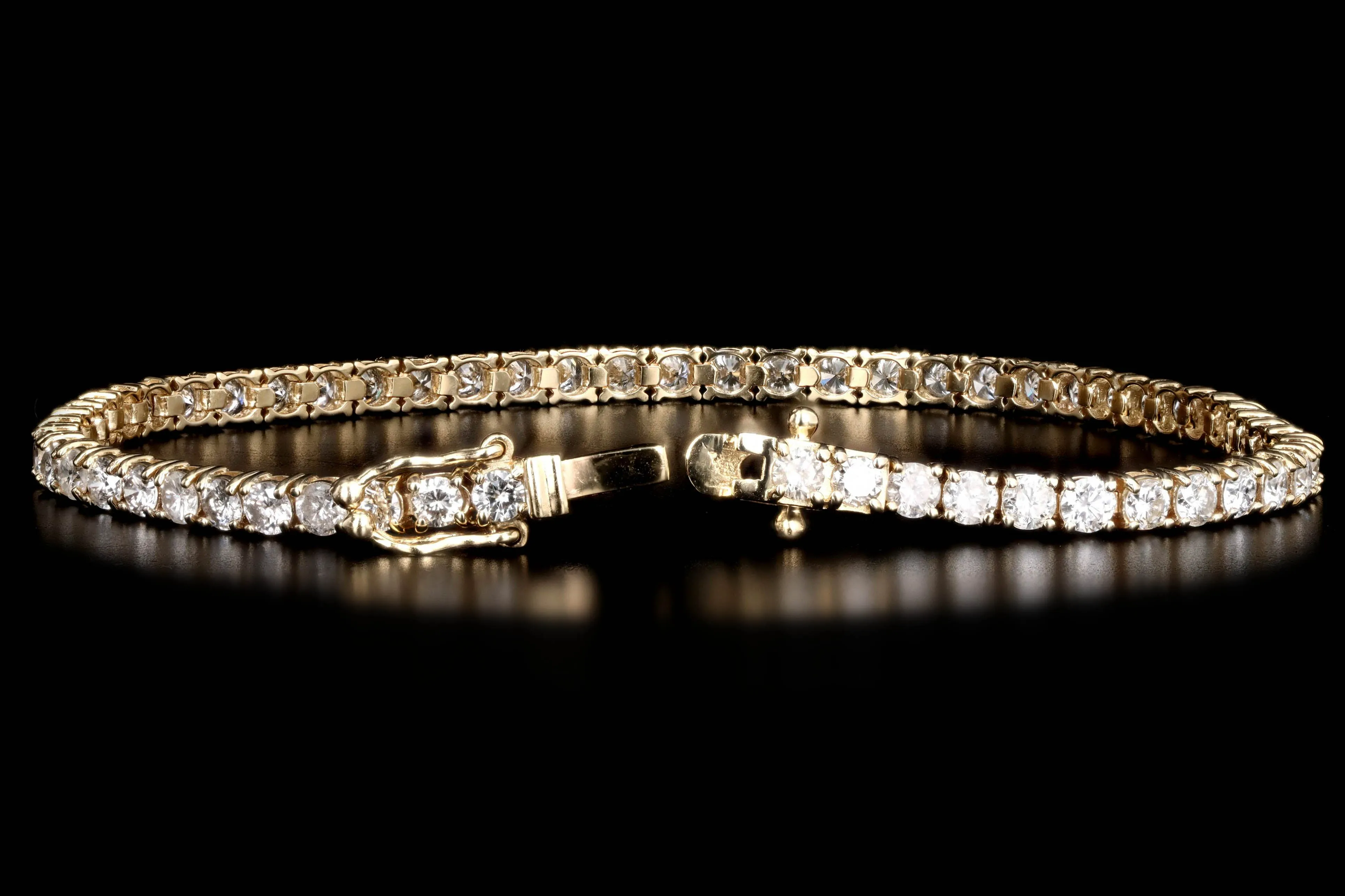 14K Yellow Gold 5.30 Carat Total Weight Round Brilliant Diamond Tennis Bracelet