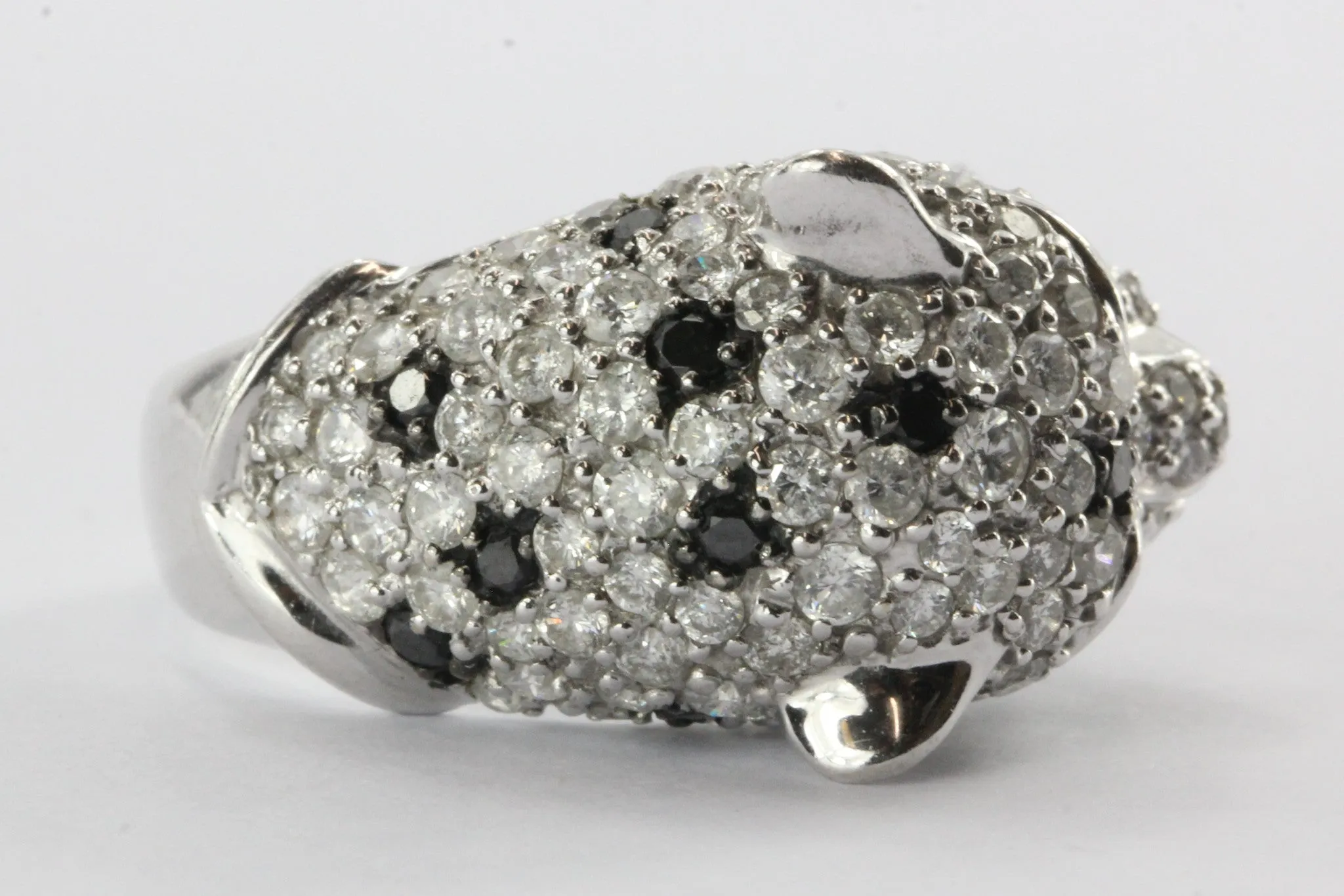 18K White Gold Diamond & Emerald Figural Leopard Jaguar Ring