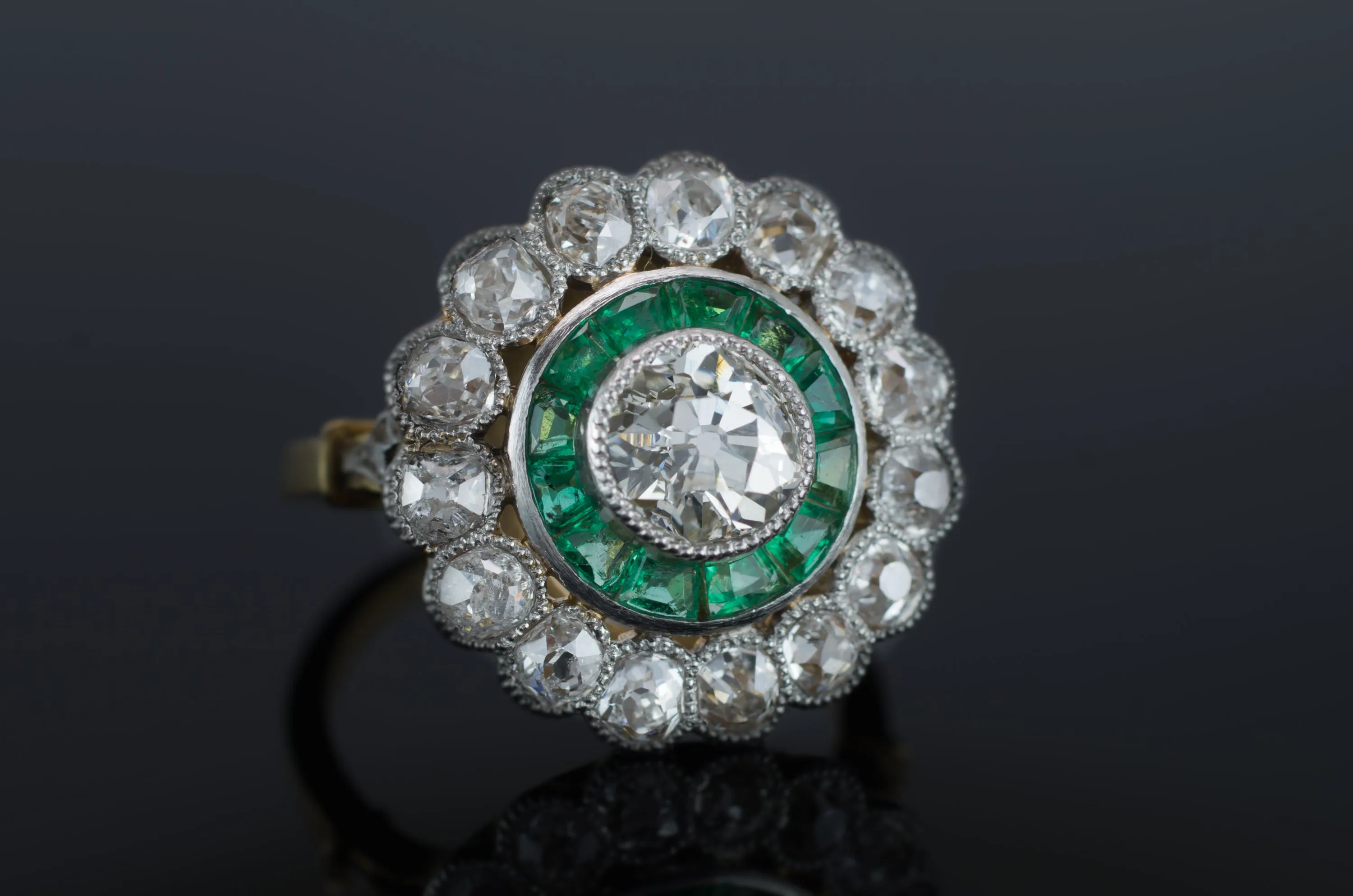 2.9CTW EMERALD AND OLD MINE CUT TARGET RING