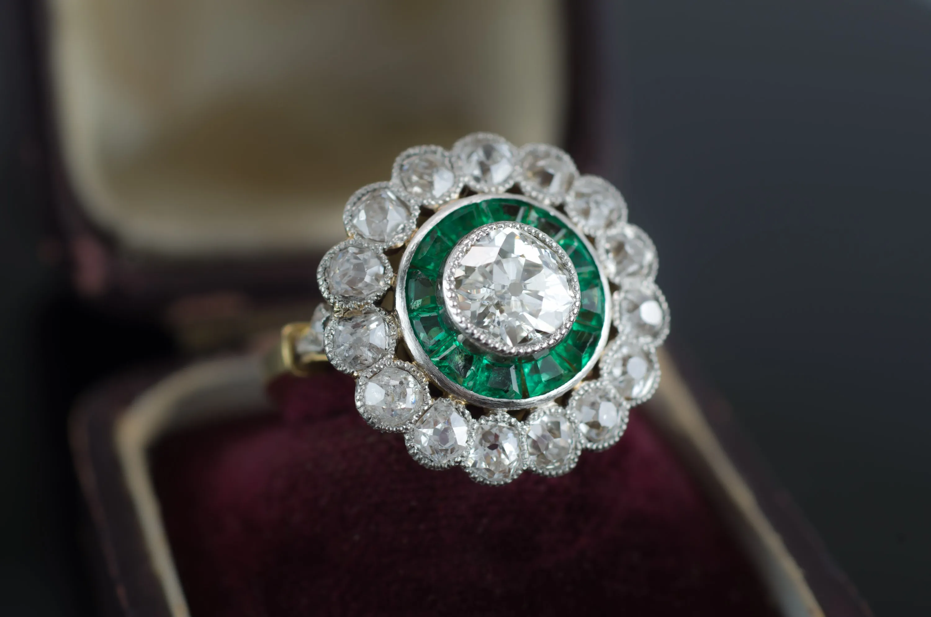 2.9CTW EMERALD AND OLD MINE CUT TARGET RING