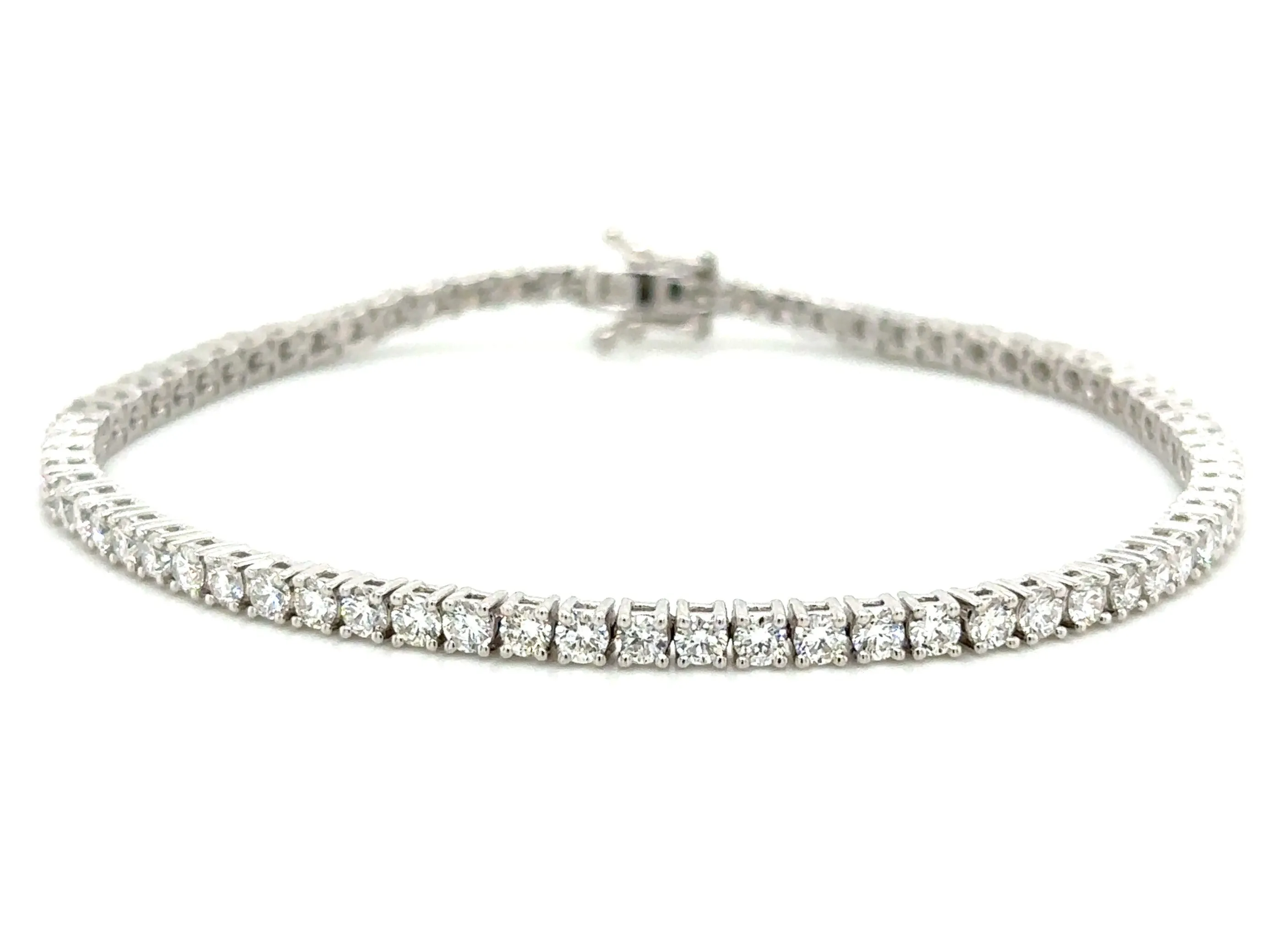 3.50ct tw Classic Diamond Riviera Line Tennis Bracelet