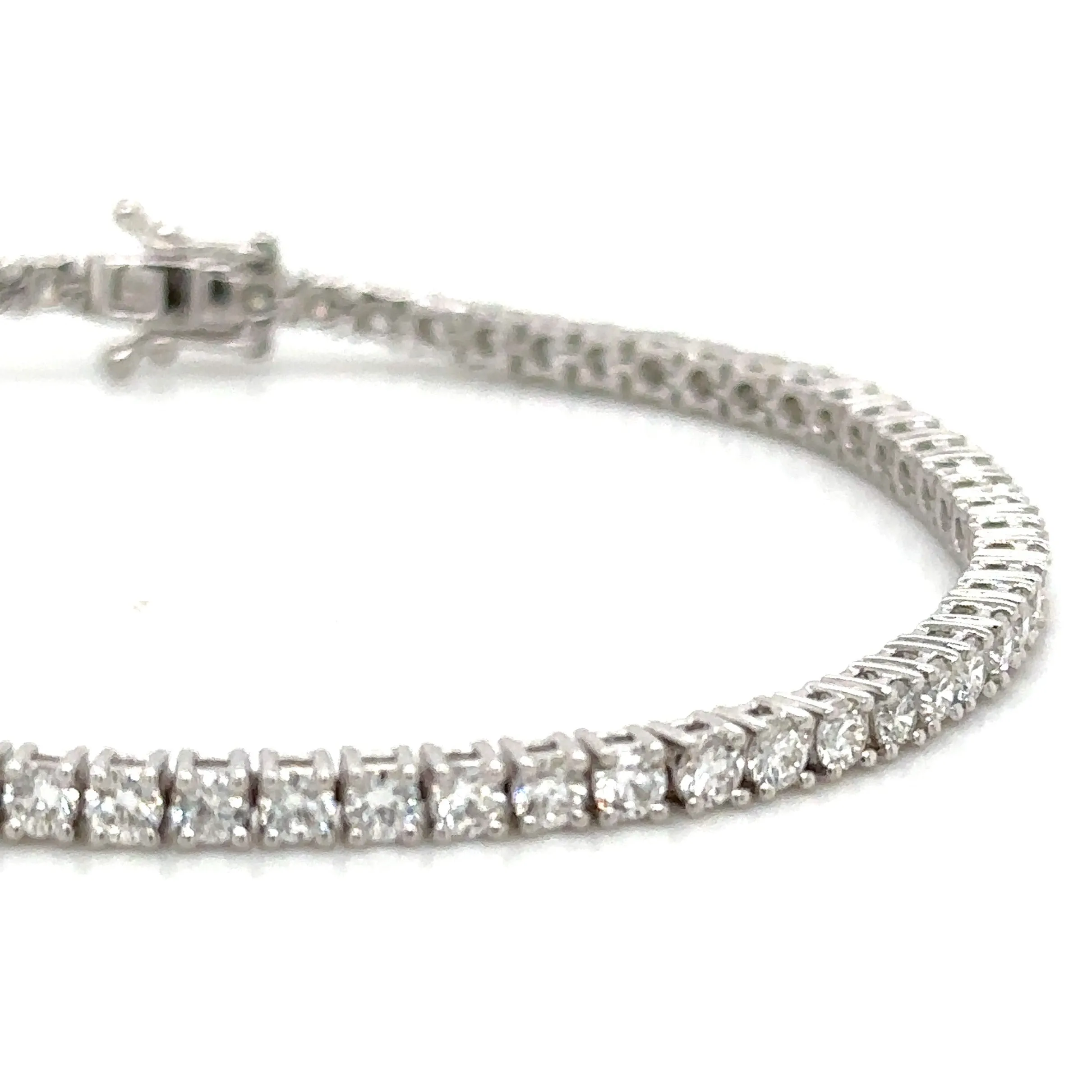 3.50ct tw Classic Diamond Riviera Line Tennis Bracelet