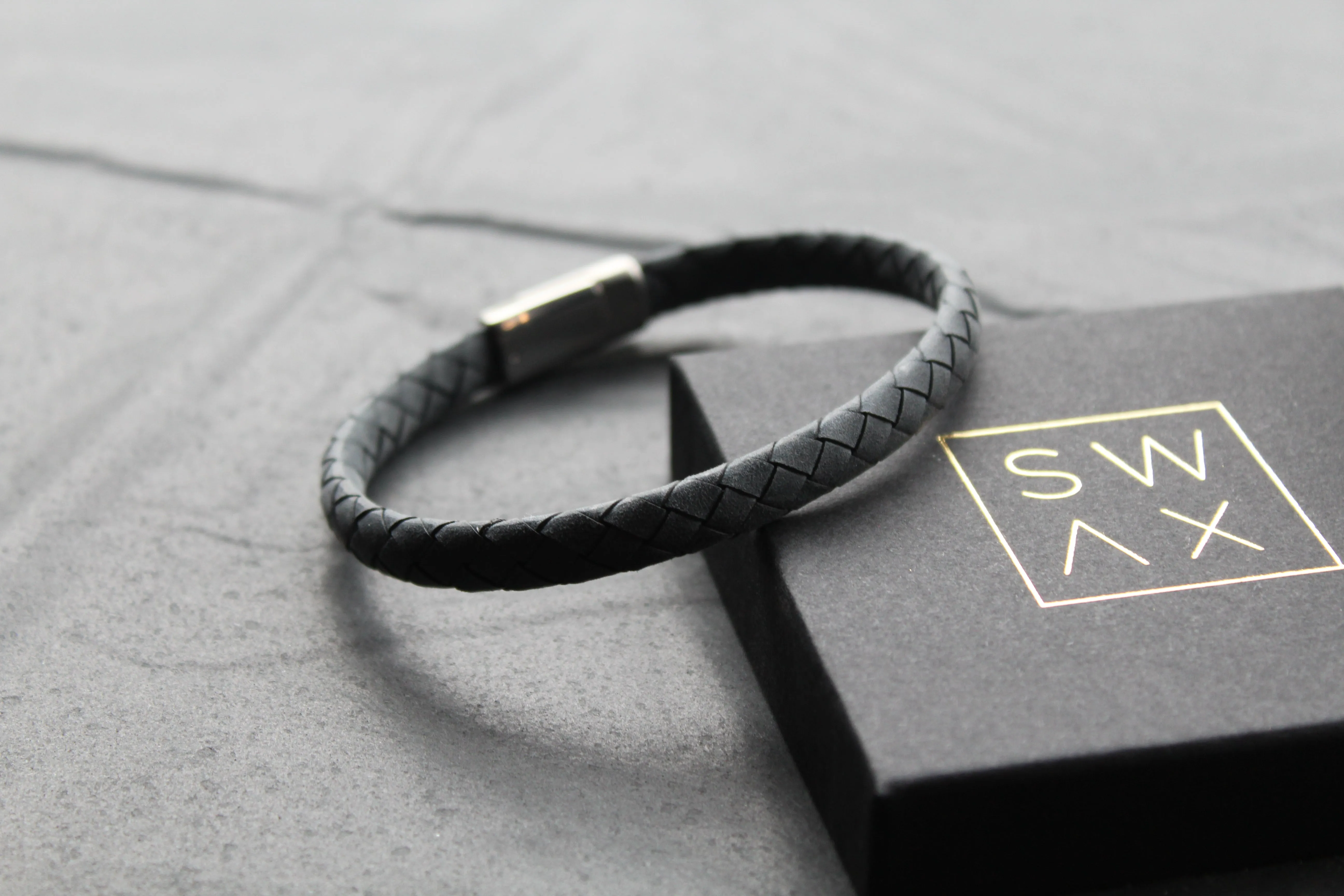 Antique Matte Blue 23cm Leather Bracelet with Matte Polished Clasp
