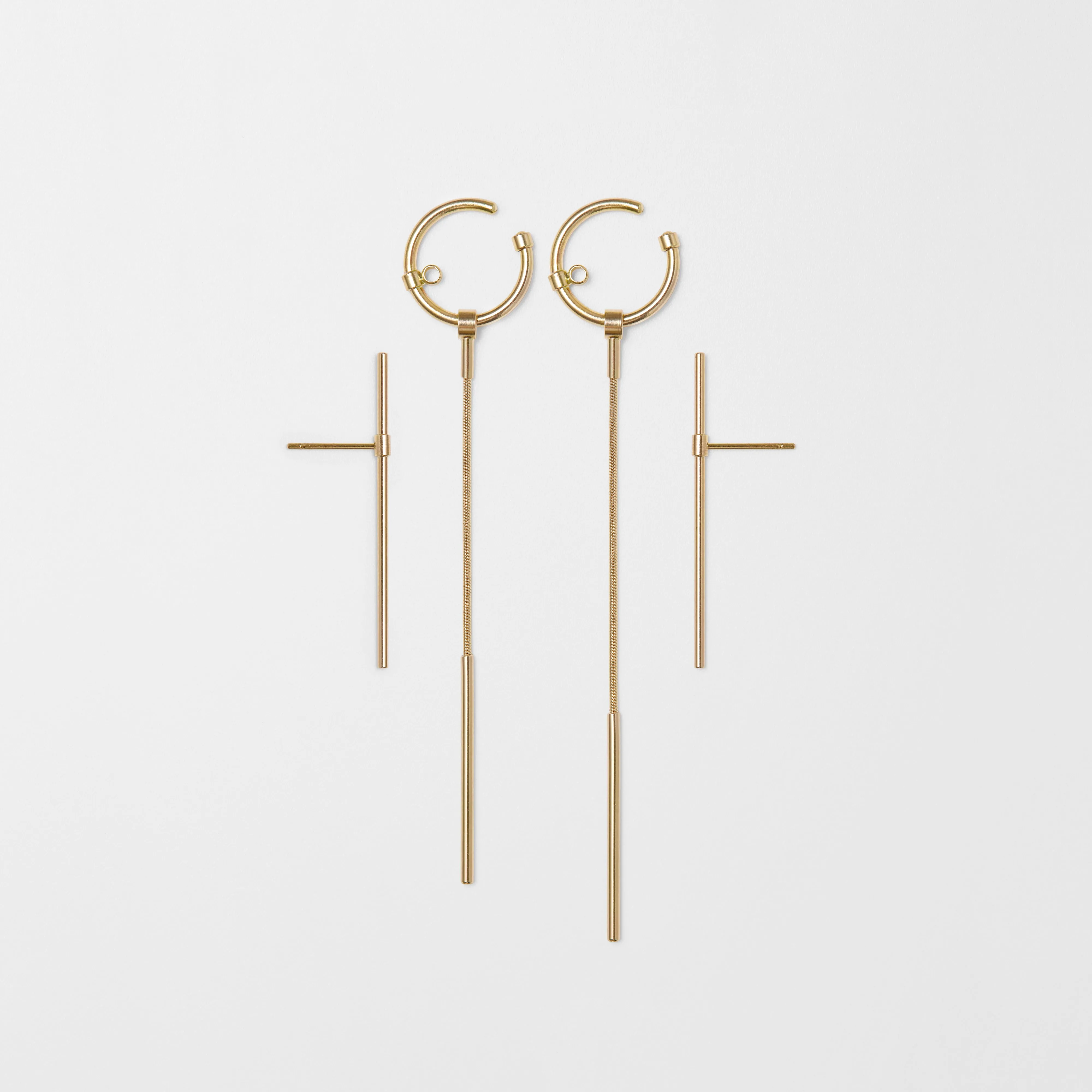 Ari earrings set in gold