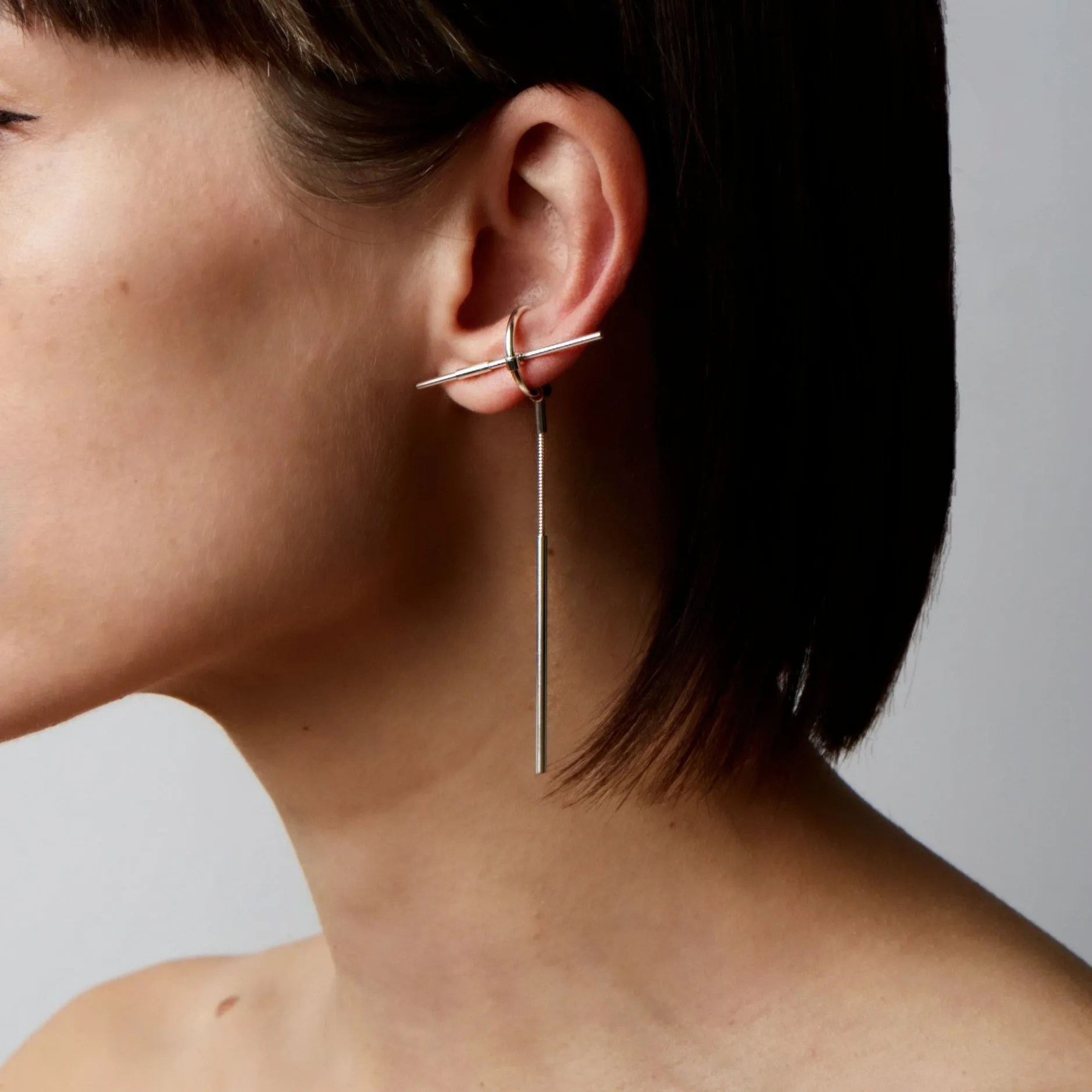 Ari earrings set in gold