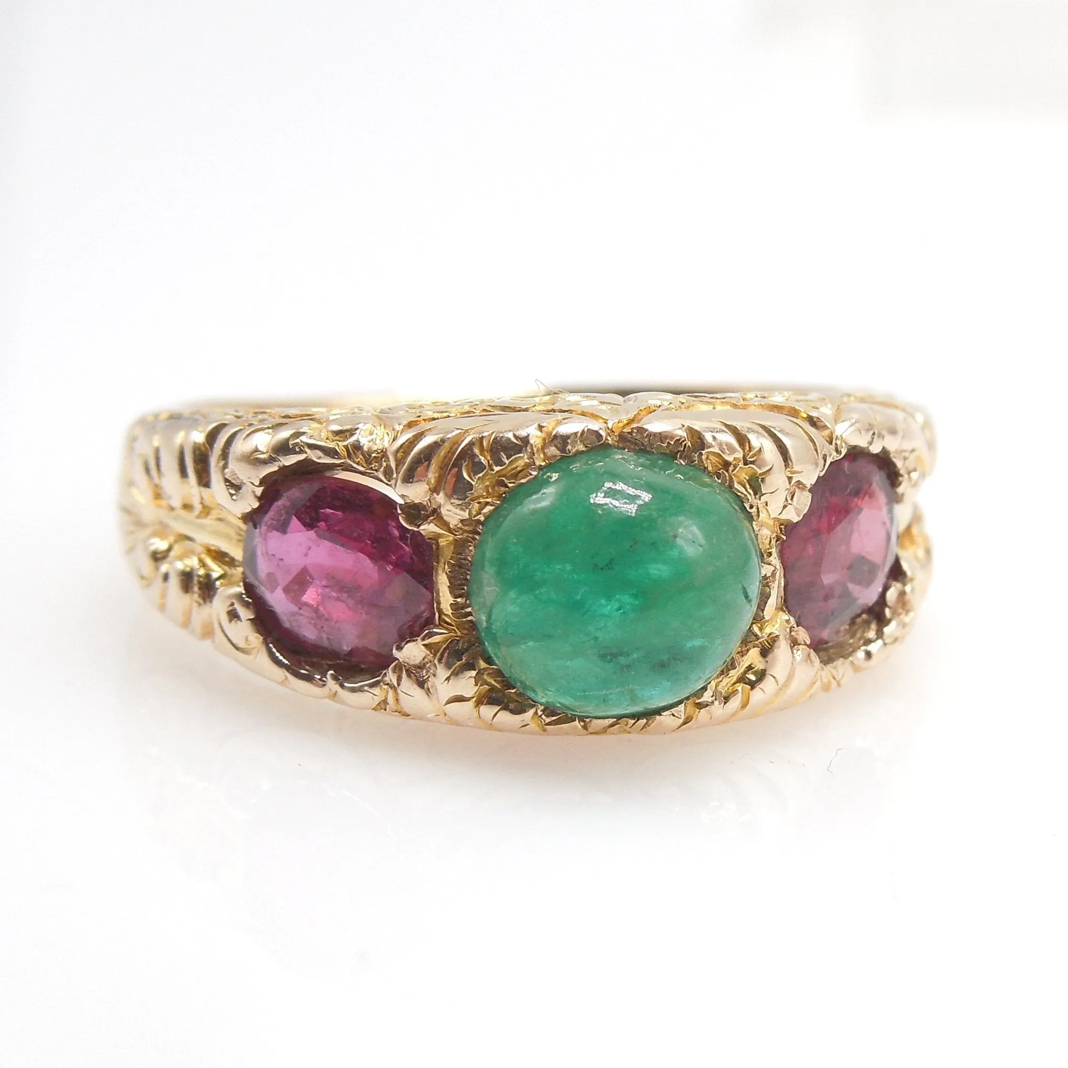 Cabochon Emerald Ring in Yellow Gold with Rubies