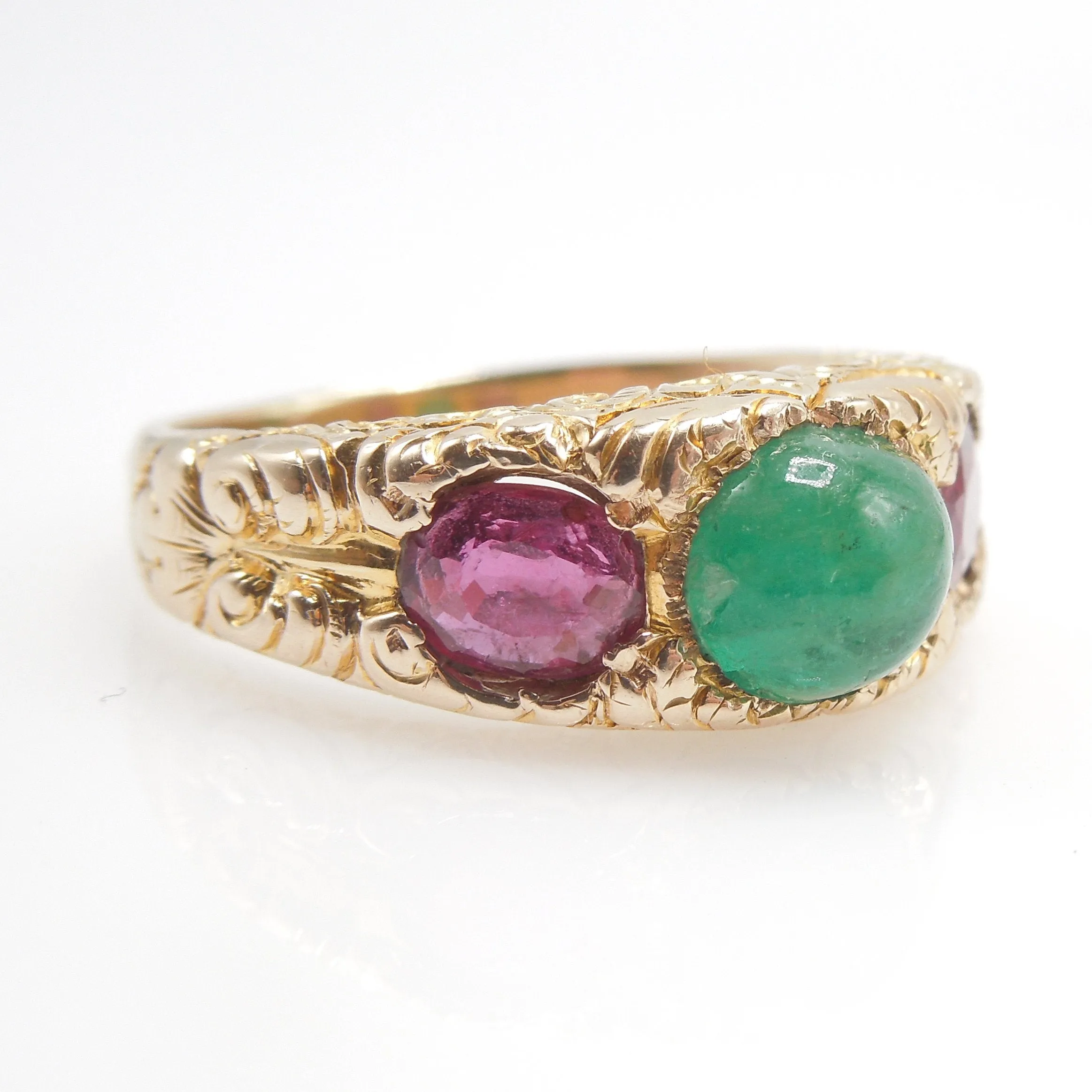 Cabochon Emerald Ring in Yellow Gold with Rubies