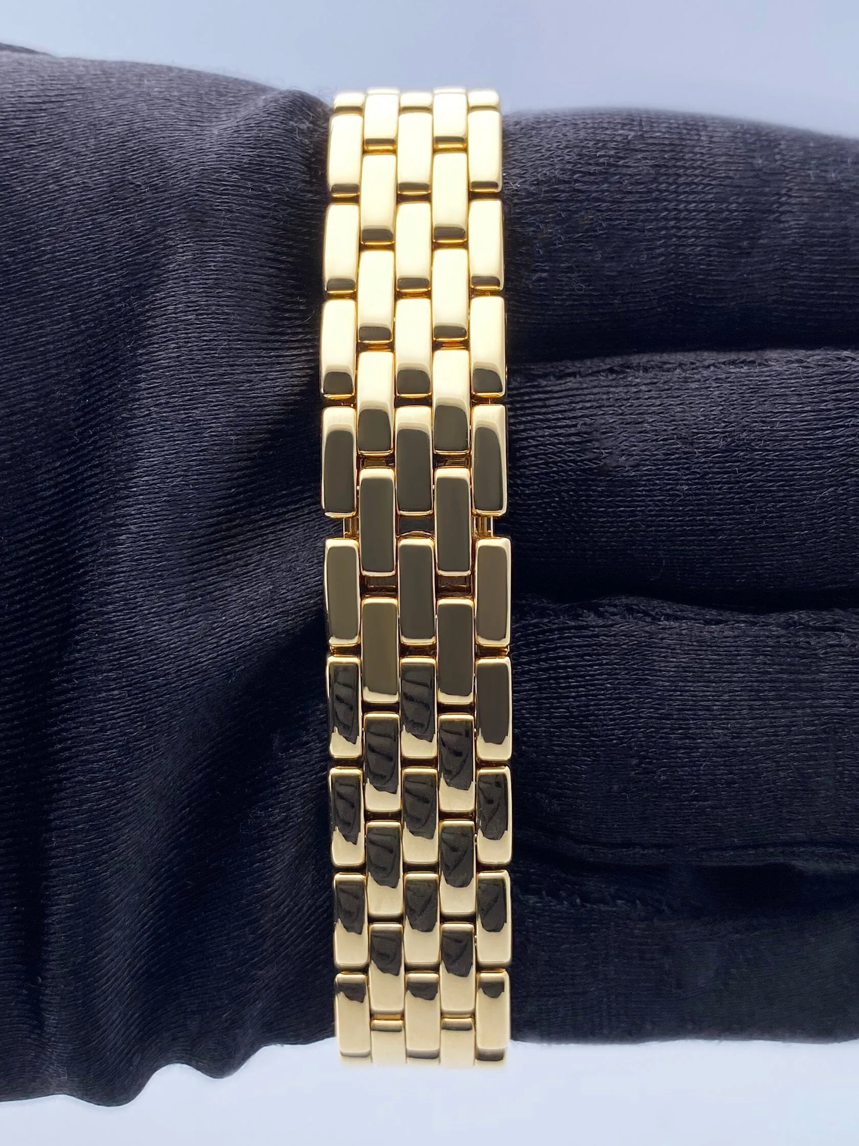 Cartier Panthere W25022B9 18K Yellow Gold Ladies Watch