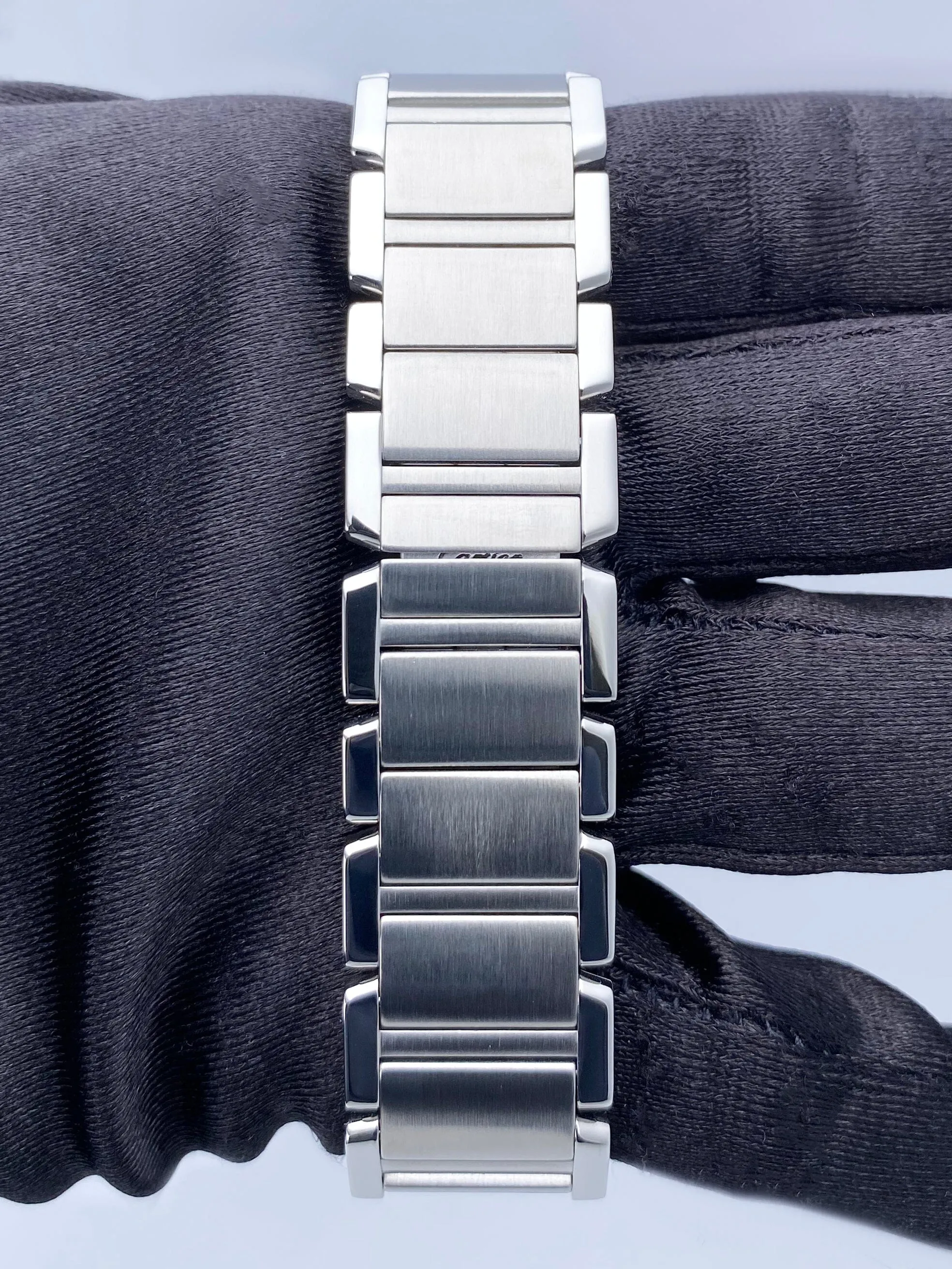 Cartier Tank Francaise W51003Q3 Stainless Steel Midsize Watch