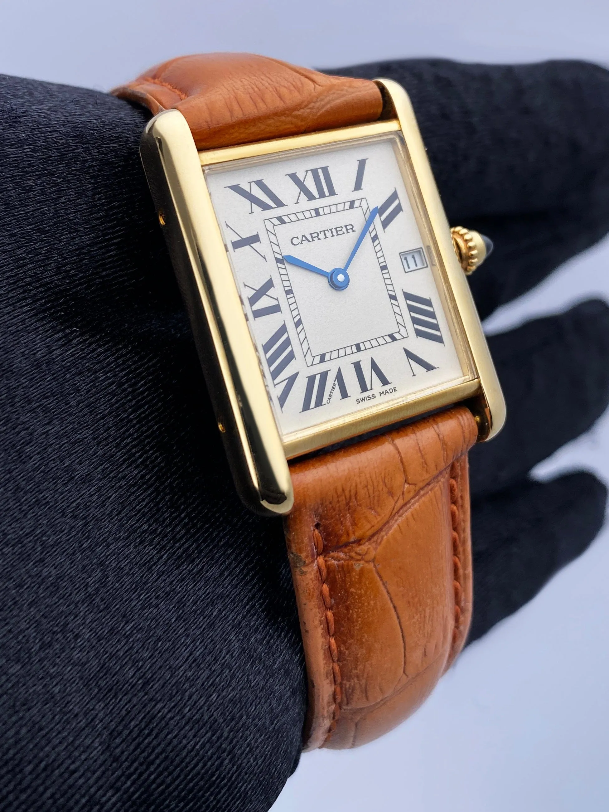 Cartier Tank Louis W1529756 18K Yellow Gold Mens Watch