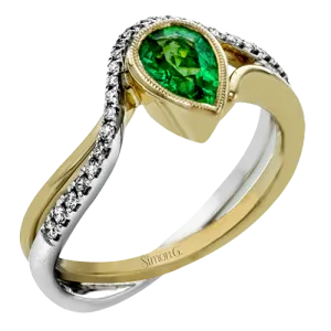 Color Ring in 18k Gold with Diamonds