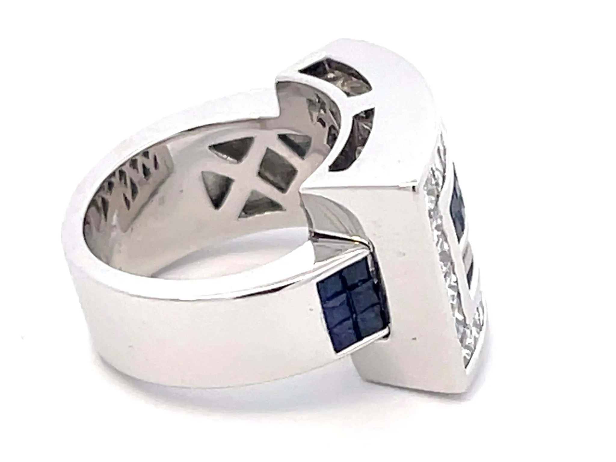 Diamond Sapphire Buckle Ring in 18k White Gold