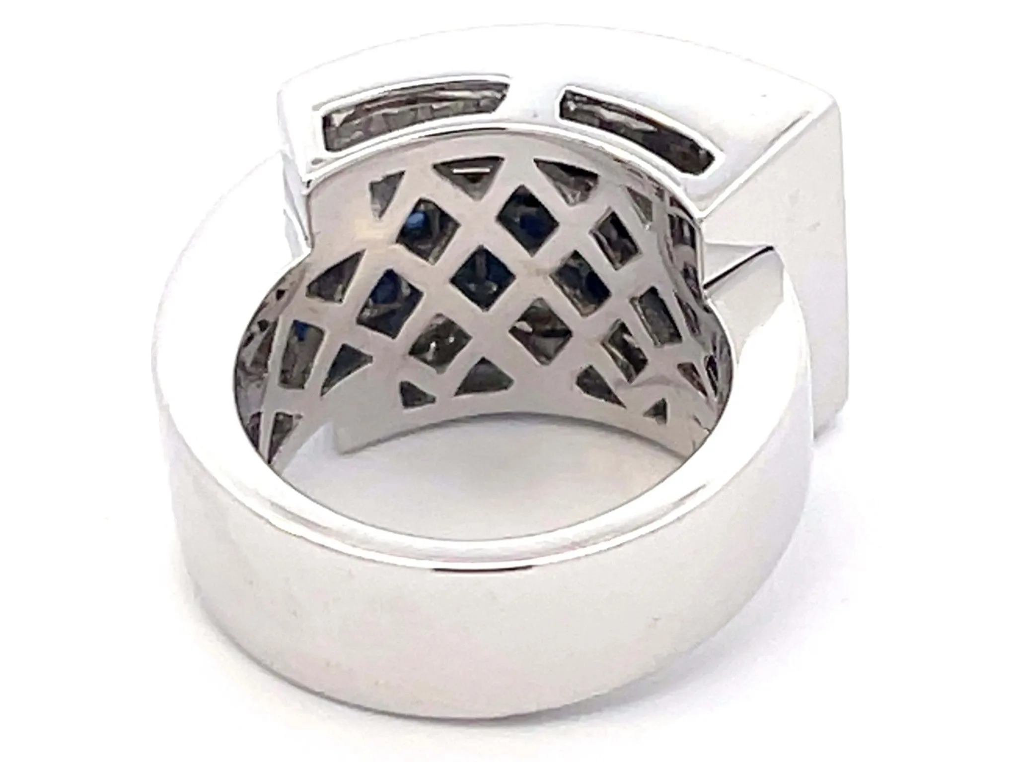Diamond Sapphire Buckle Ring in 18k White Gold