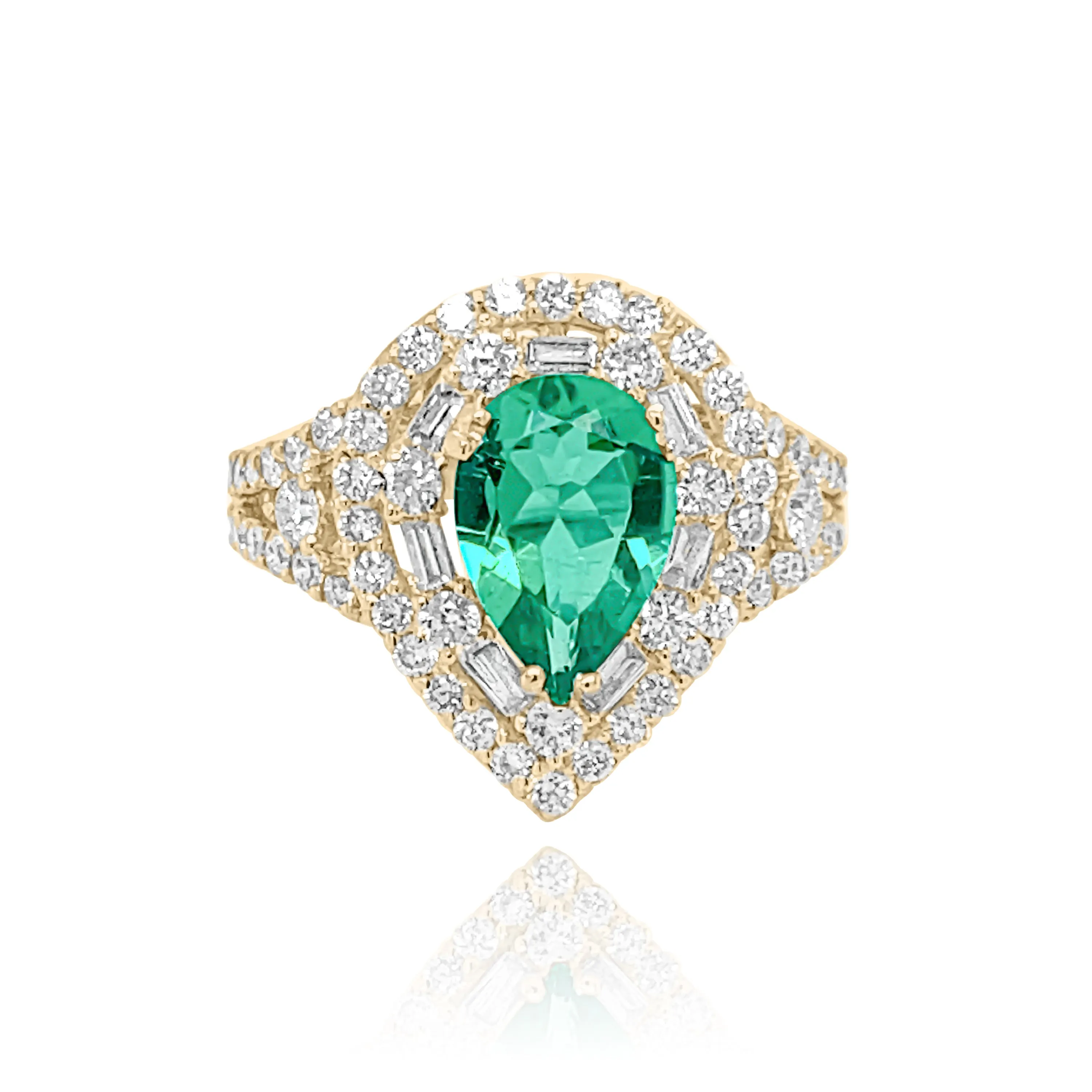 DIAMONDS & EMERALD "SINTHIA" RING.