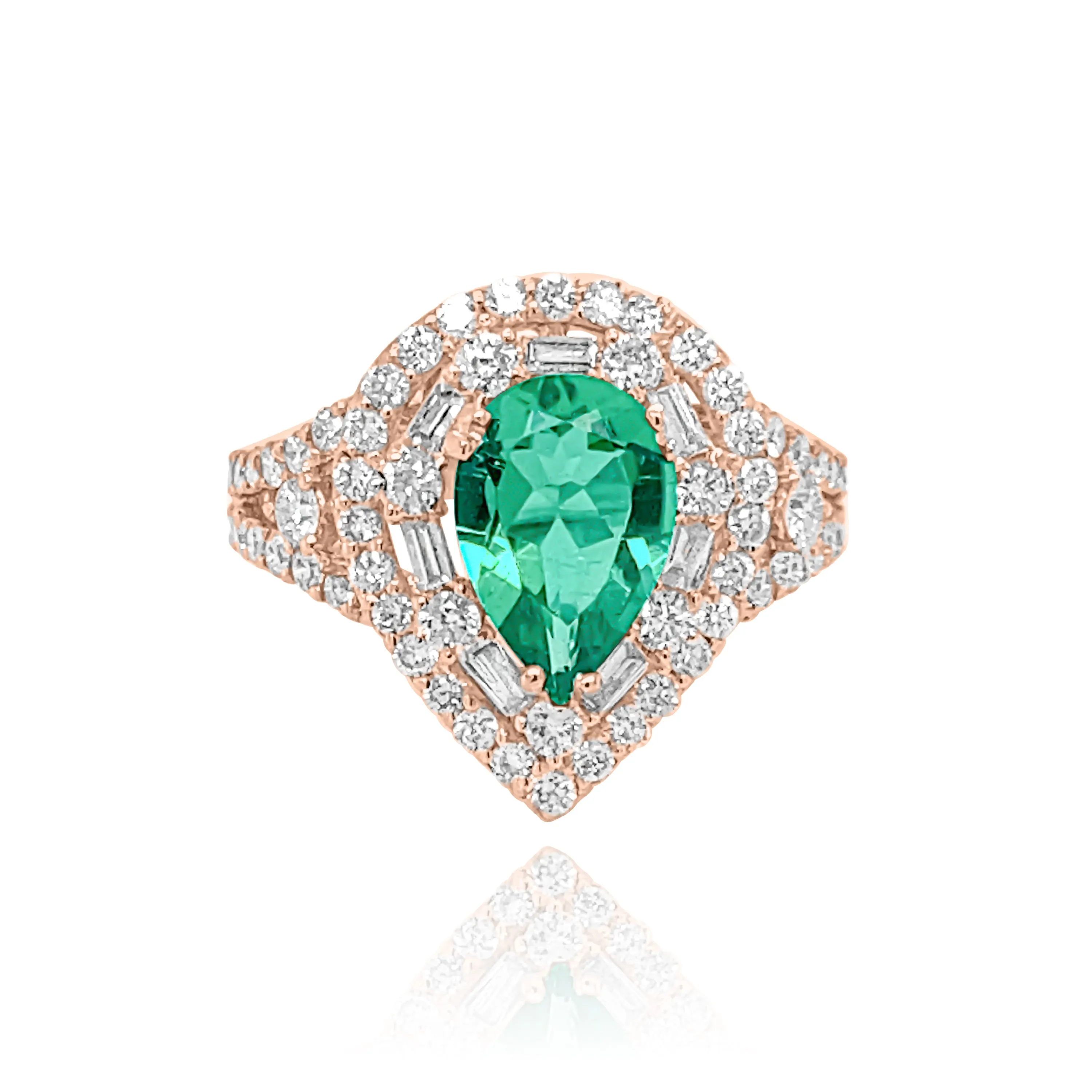 DIAMONDS & EMERALD "SINTHIA" RING.