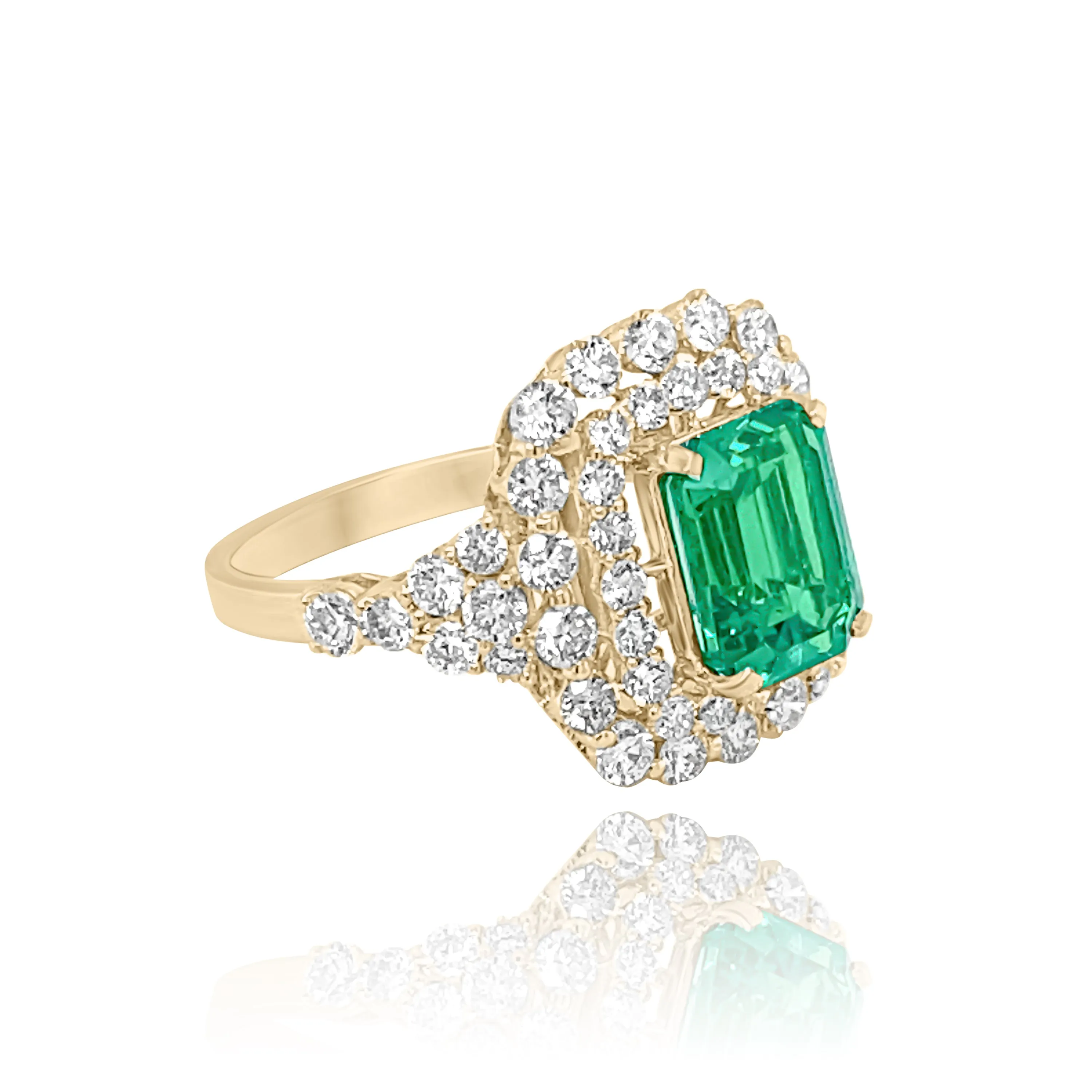 DIAMONDS & EMERALD "THEODORA" RING.