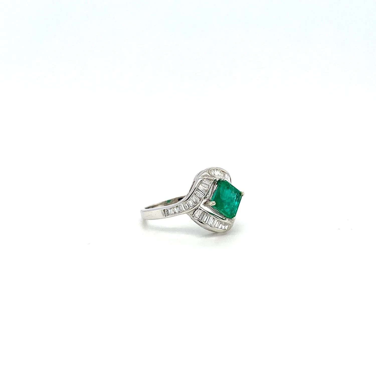 Emerald and Diamond Ring in 18K White Gold - KGR 15016