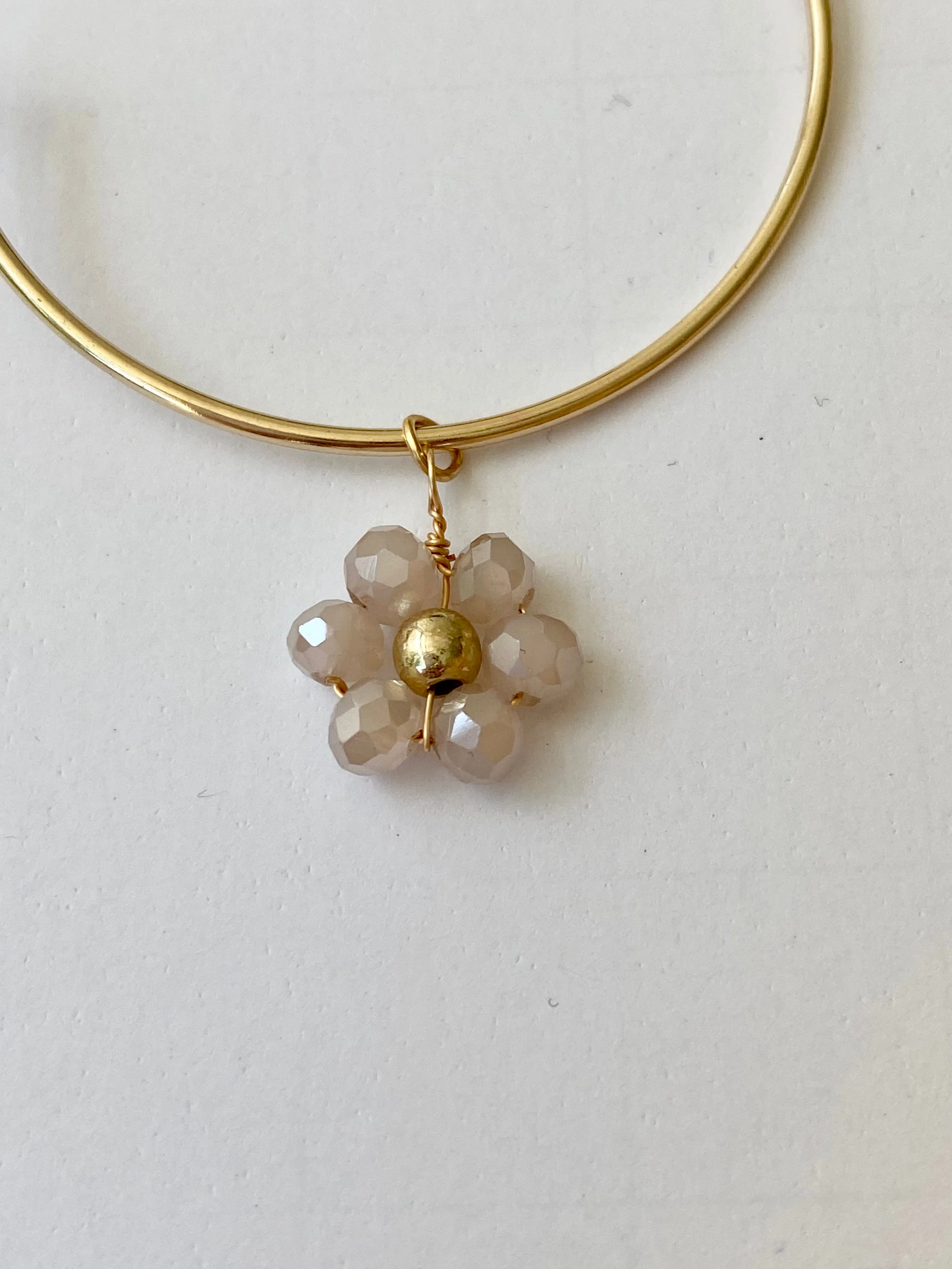 ER181 DAISY HOOP EARRINGS