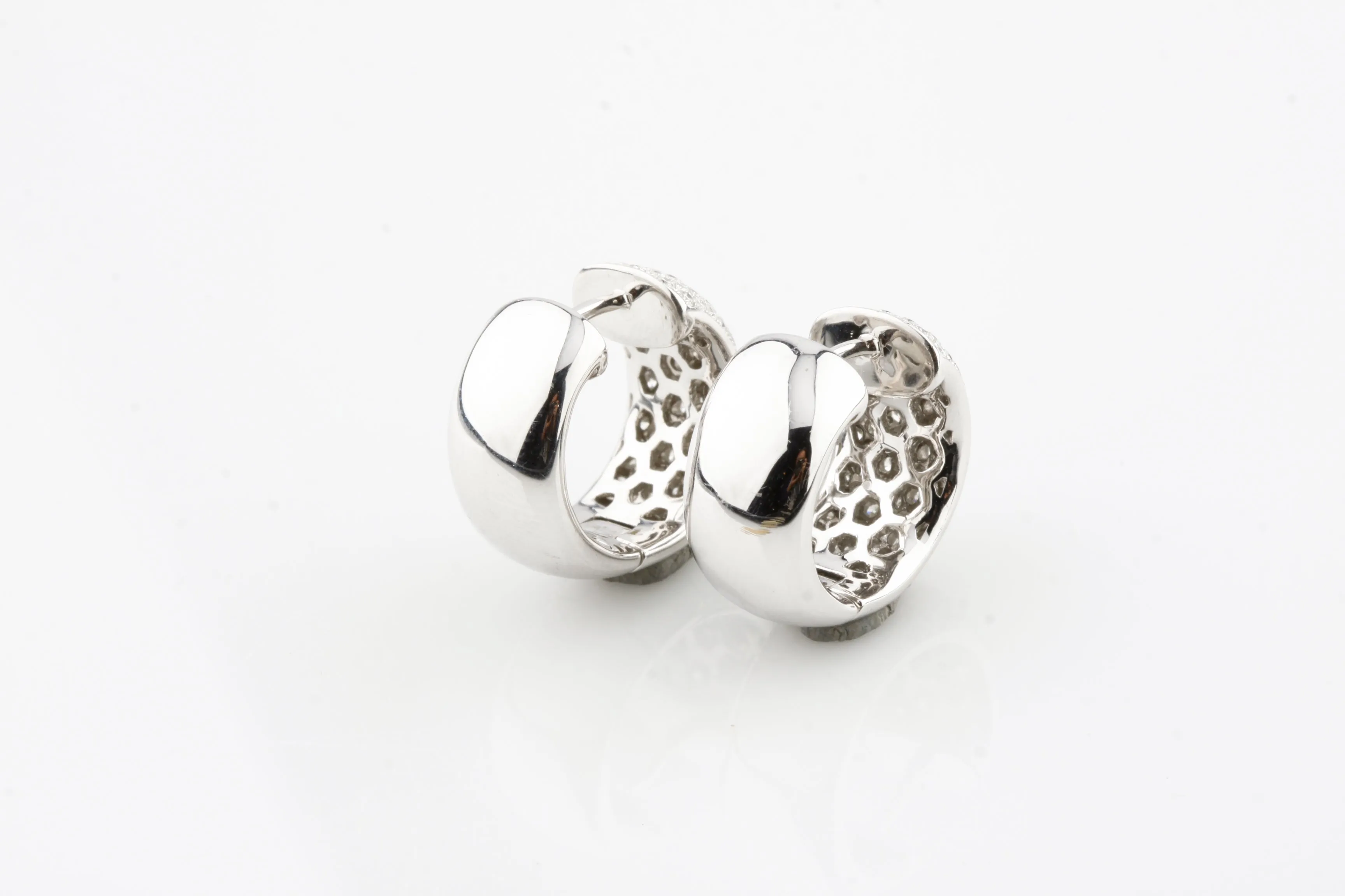 Gorgeous 18k White Gold Round Pave Diamond Hoop Earrings TCW Appx 2.50 Cts