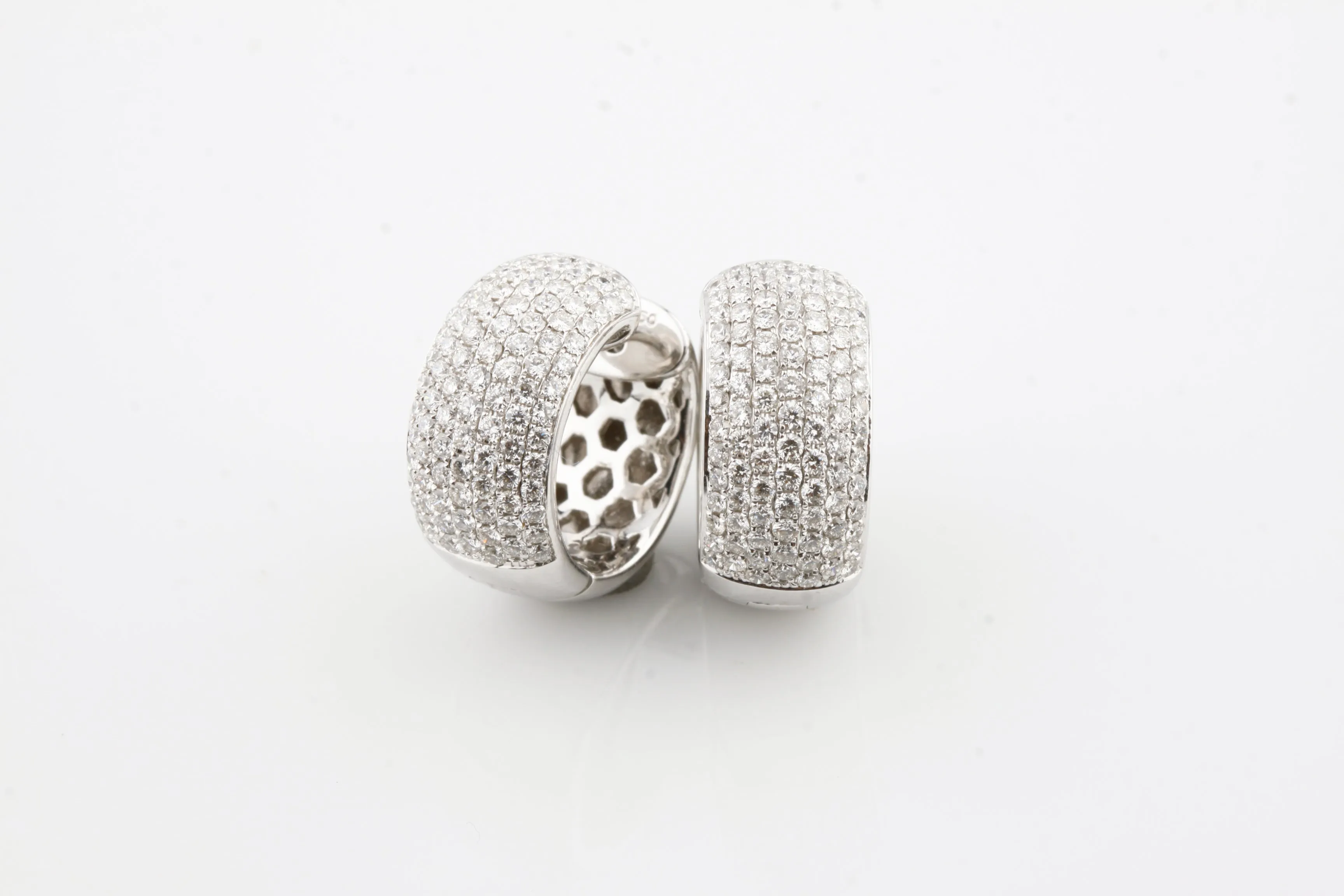 Gorgeous 18k White Gold Round Pave Diamond Hoop Earrings TCW Appx 2.50 Cts
