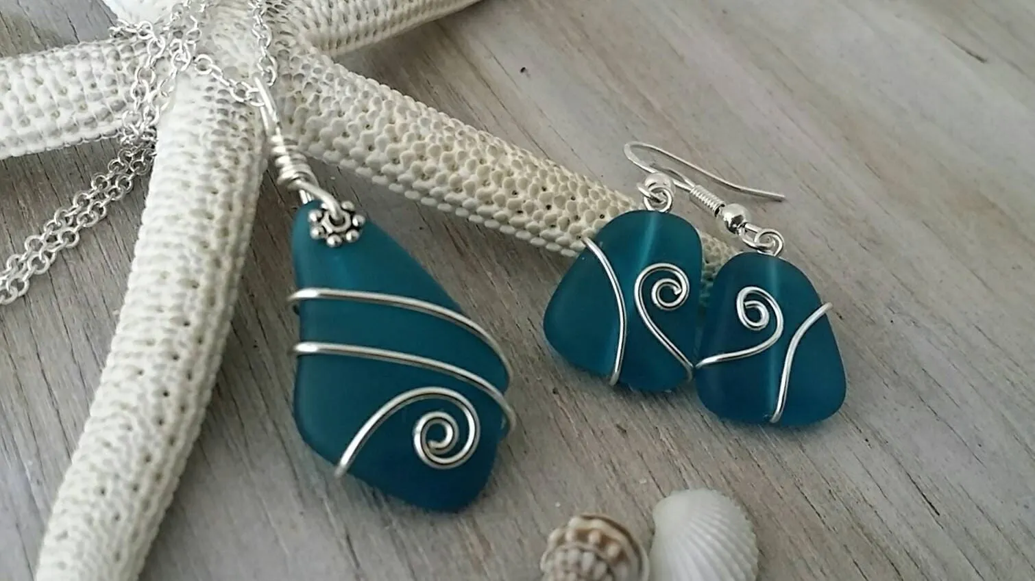 Hawaiian Jewelry Sea Glass Set, Wired Wrapped Teal Necklace Earrings Jewelry Set, Beachy Sea Glass Jewelry For Women Unique Jewelry Set