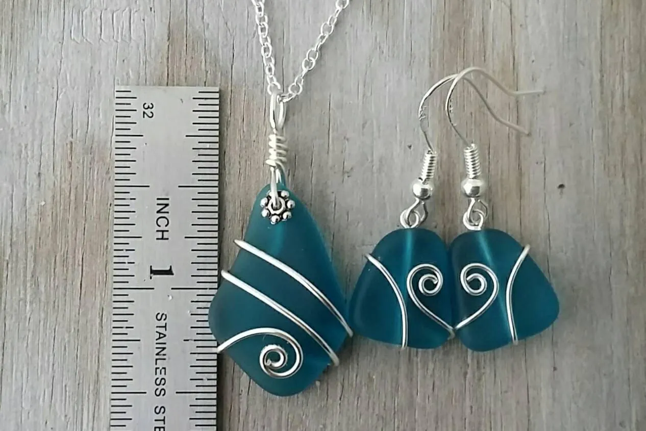 Hawaiian Jewelry Sea Glass Set, Wired Wrapped Teal Necklace Earrings Jewelry Set, Beachy Sea Glass Jewelry For Women Unique Jewelry Set