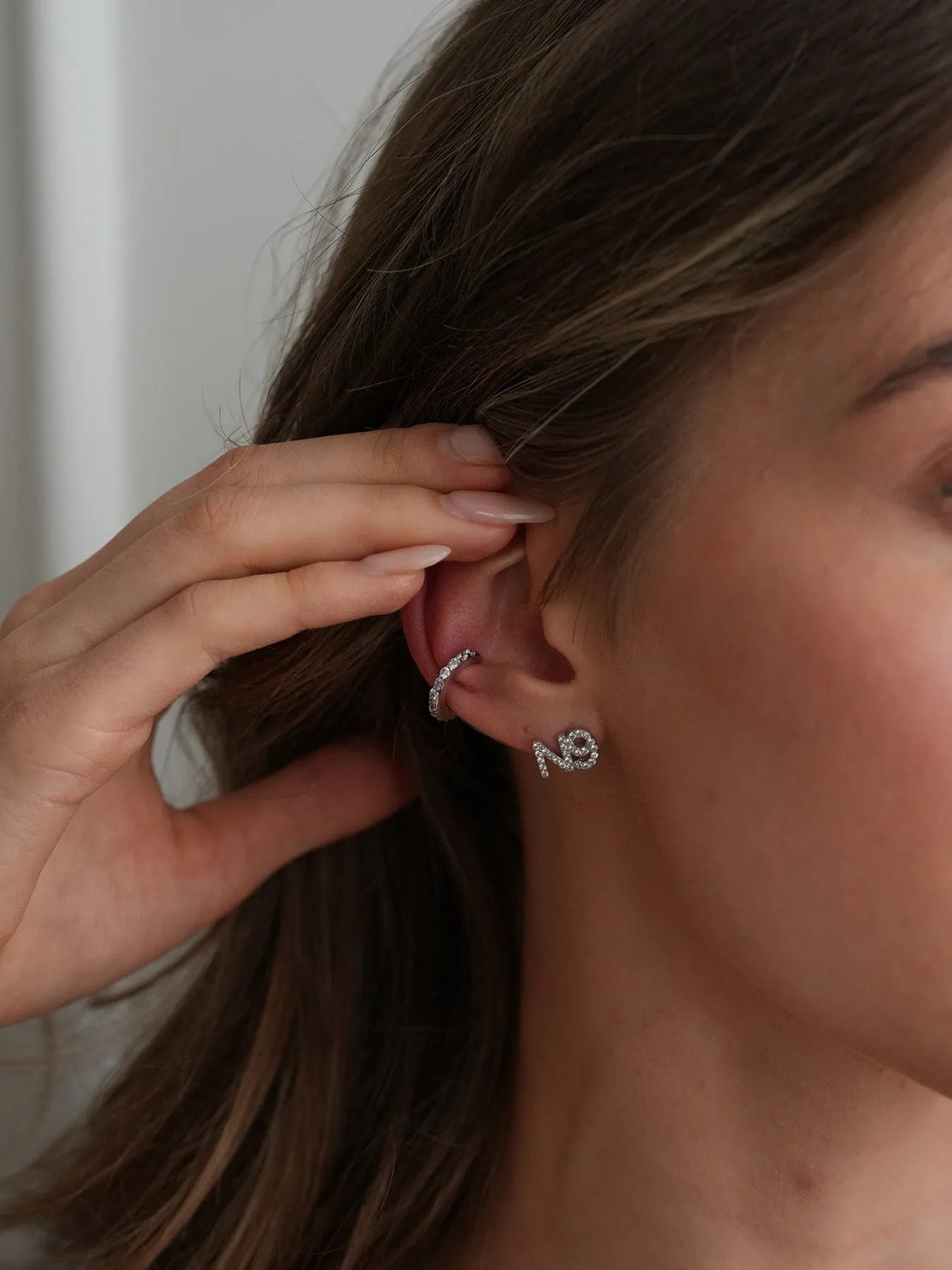 ICONIC - Ear Cuff • Color: White Gold