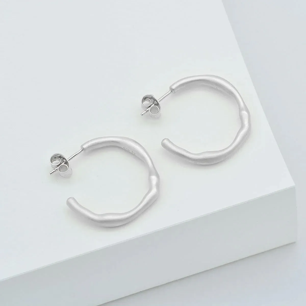 LINDA TAHIJA Ivy Large Hoop Earrings - Sterling Silver