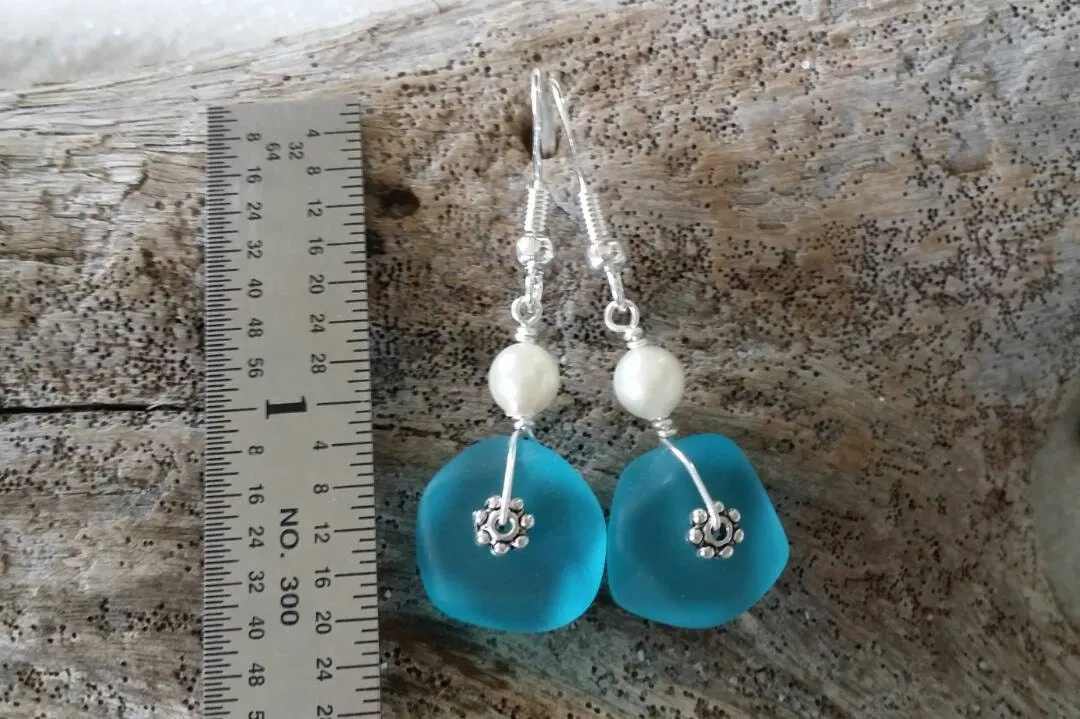 Made in Hawaii, Sky blue sea glass earrings,fresh water  pearl,    gift box.Sea glass  jewelry