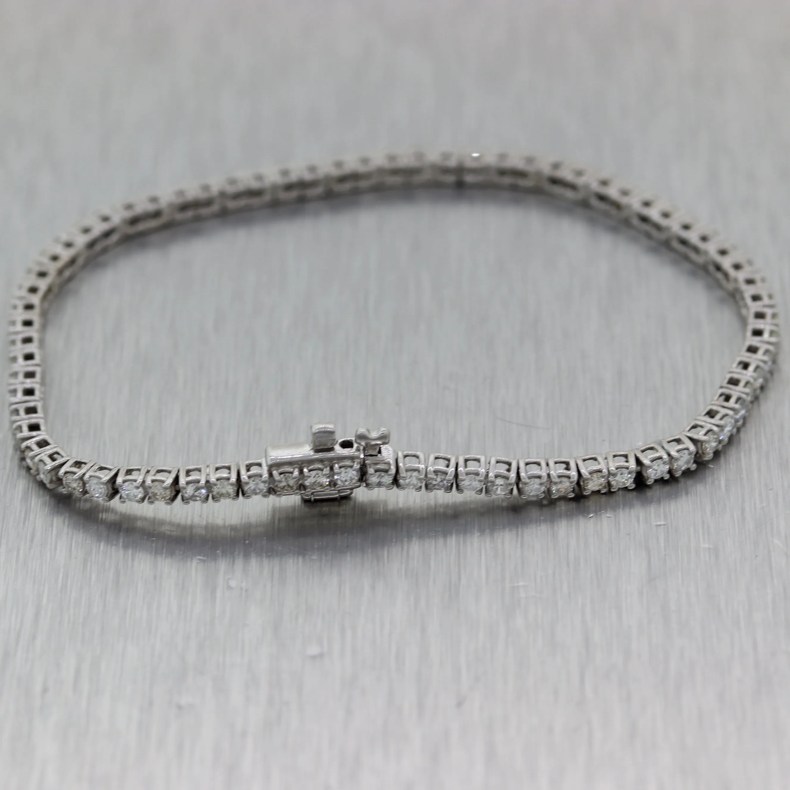 Modern 14k White Gold 2.55ctw Diamond Tennis Bracelet