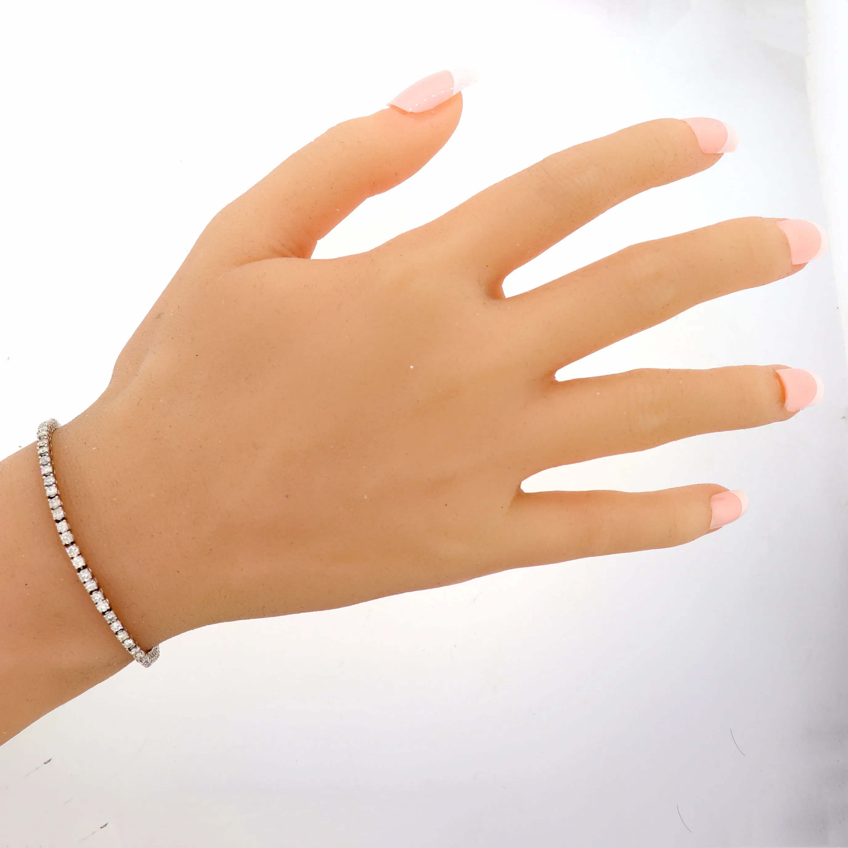 Modern 14k White Gold 2.55ctw Diamond Tennis Bracelet