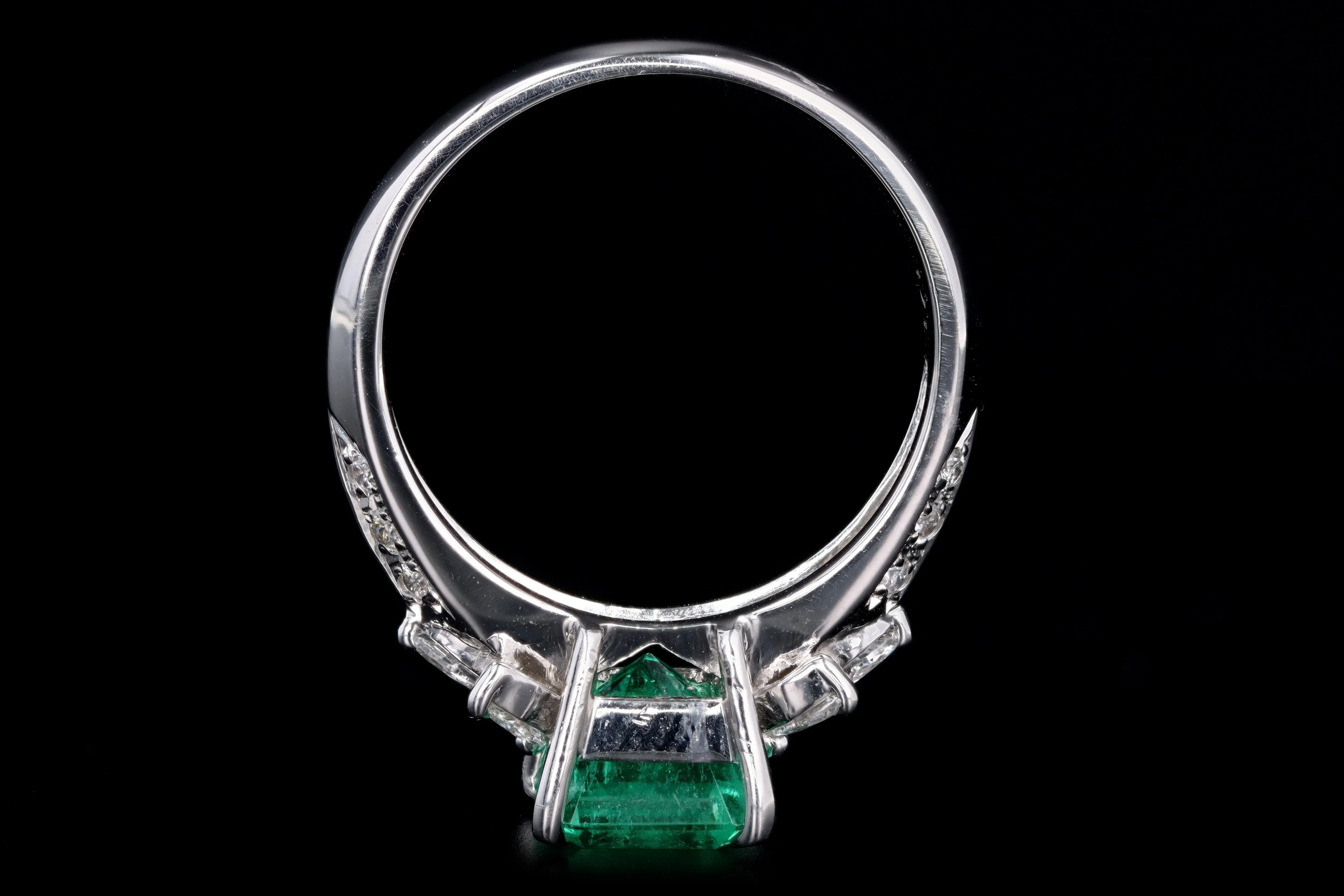 Modern Platinum 1.71 Carat Natural Emerald & Diamond Ring