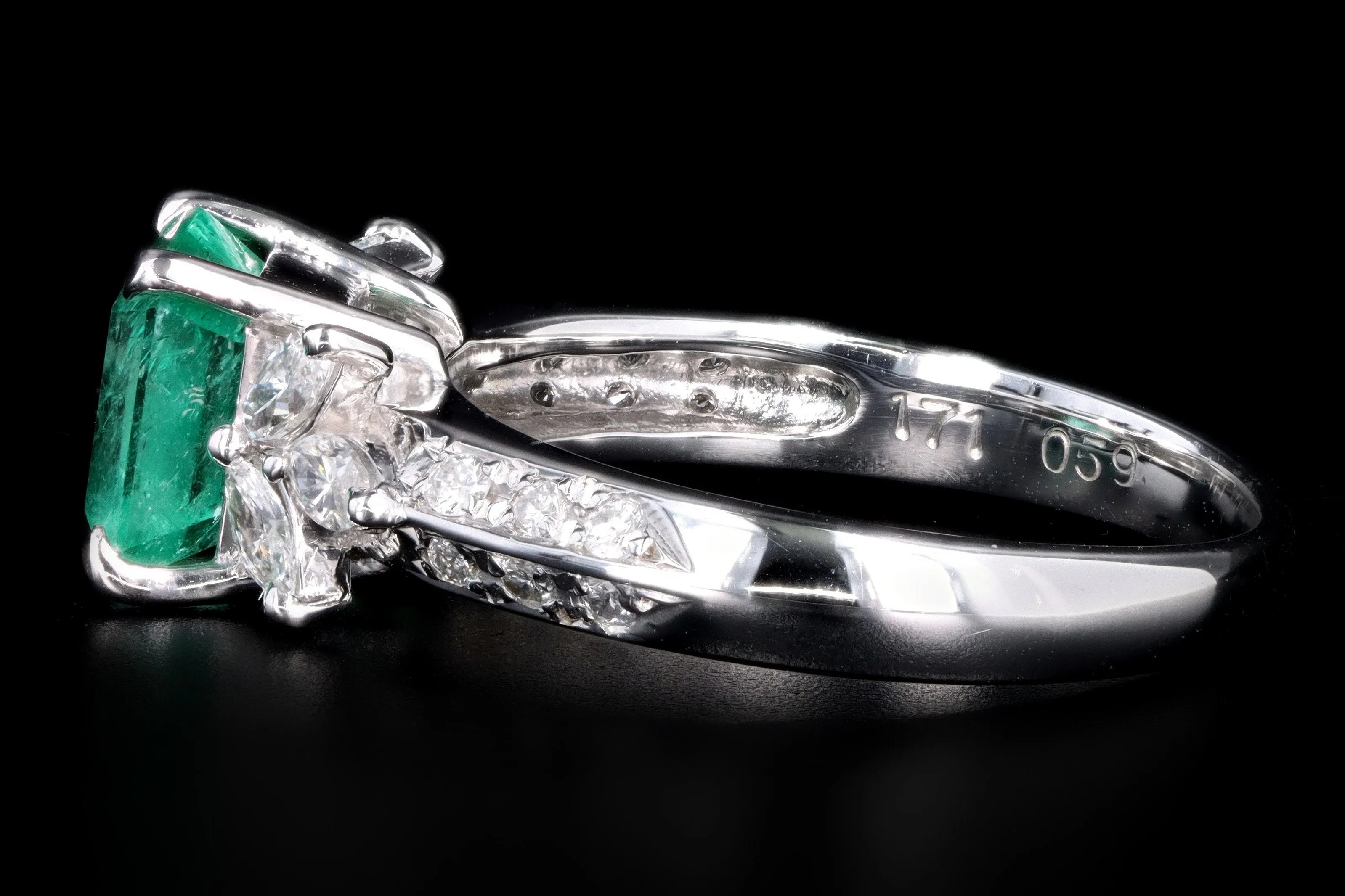 Modern Platinum 1.71 Carat Natural Emerald & Diamond Ring