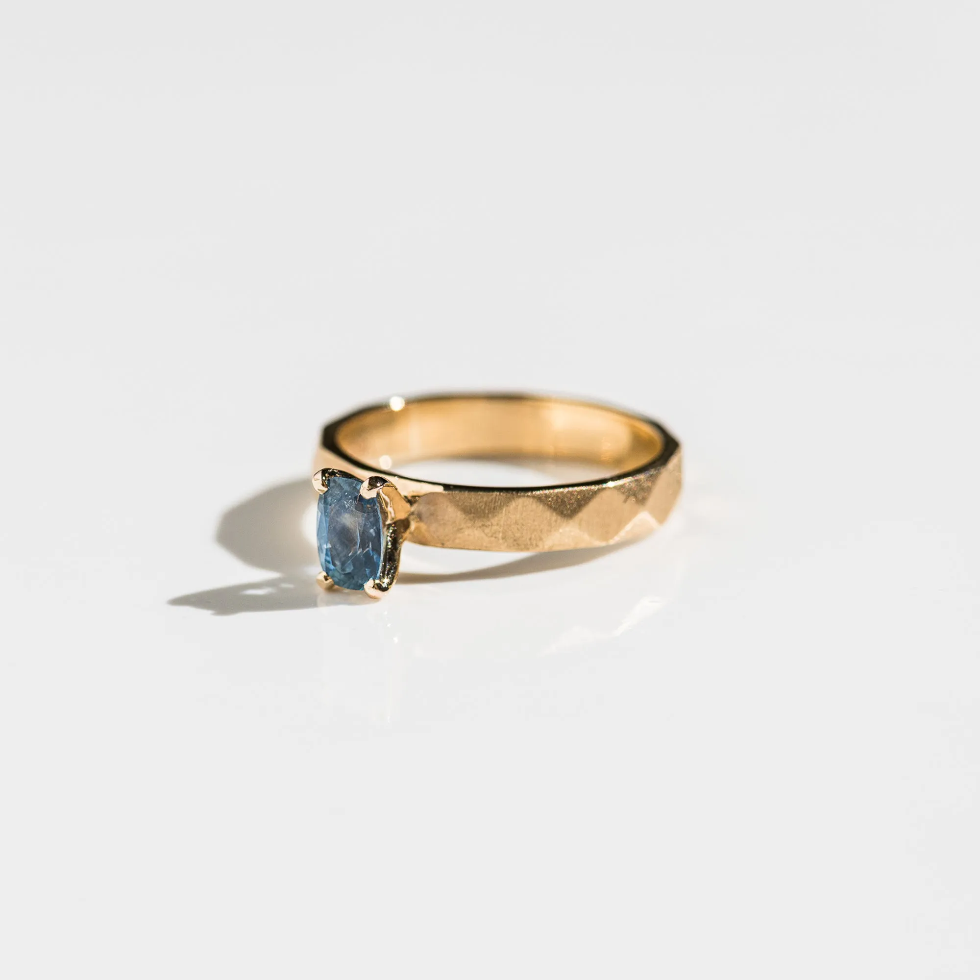 Montana Sapphire Oval Ring on Quilted Band in 14k Gold
