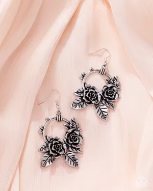 Paparazzi Wanderlust Wreath - Silver Earrings