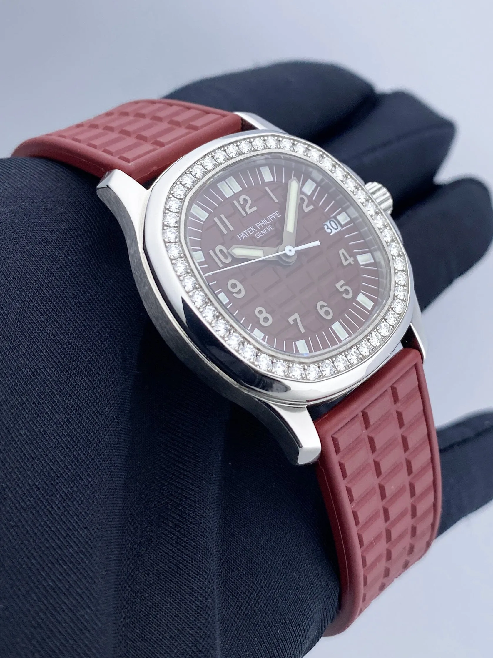 Patek Philippe Aquanaut 5067A Red Theme Ladies Watch With Archives
