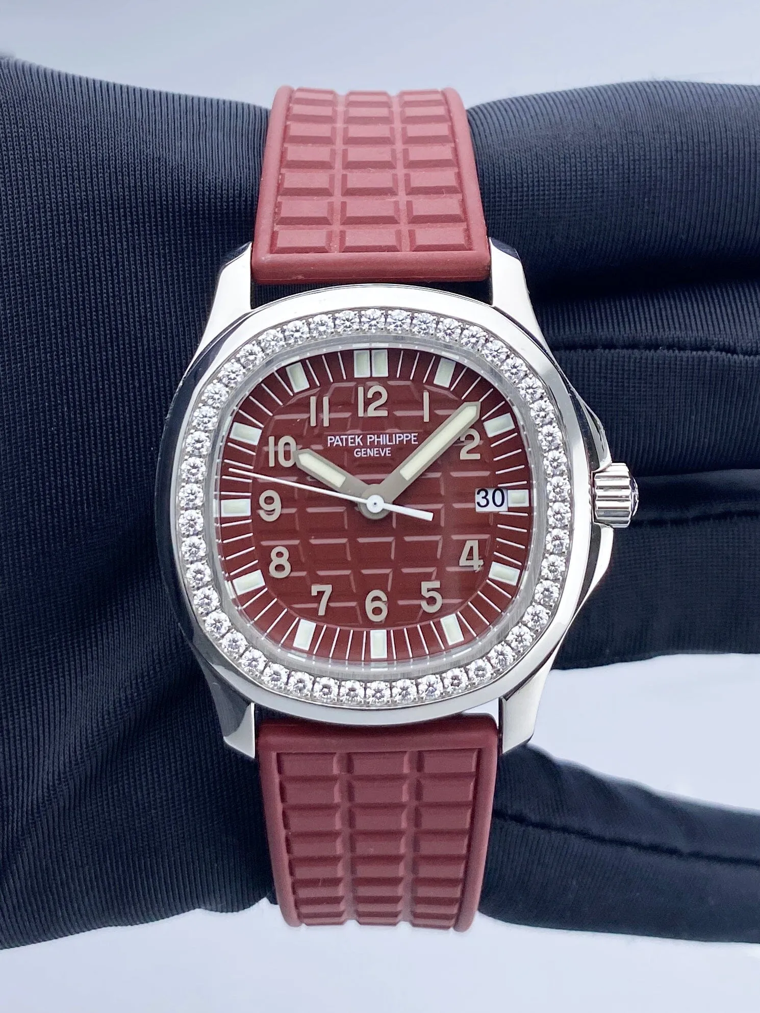 Patek Philippe Aquanaut 5067A Red Theme Ladies Watch With Archives