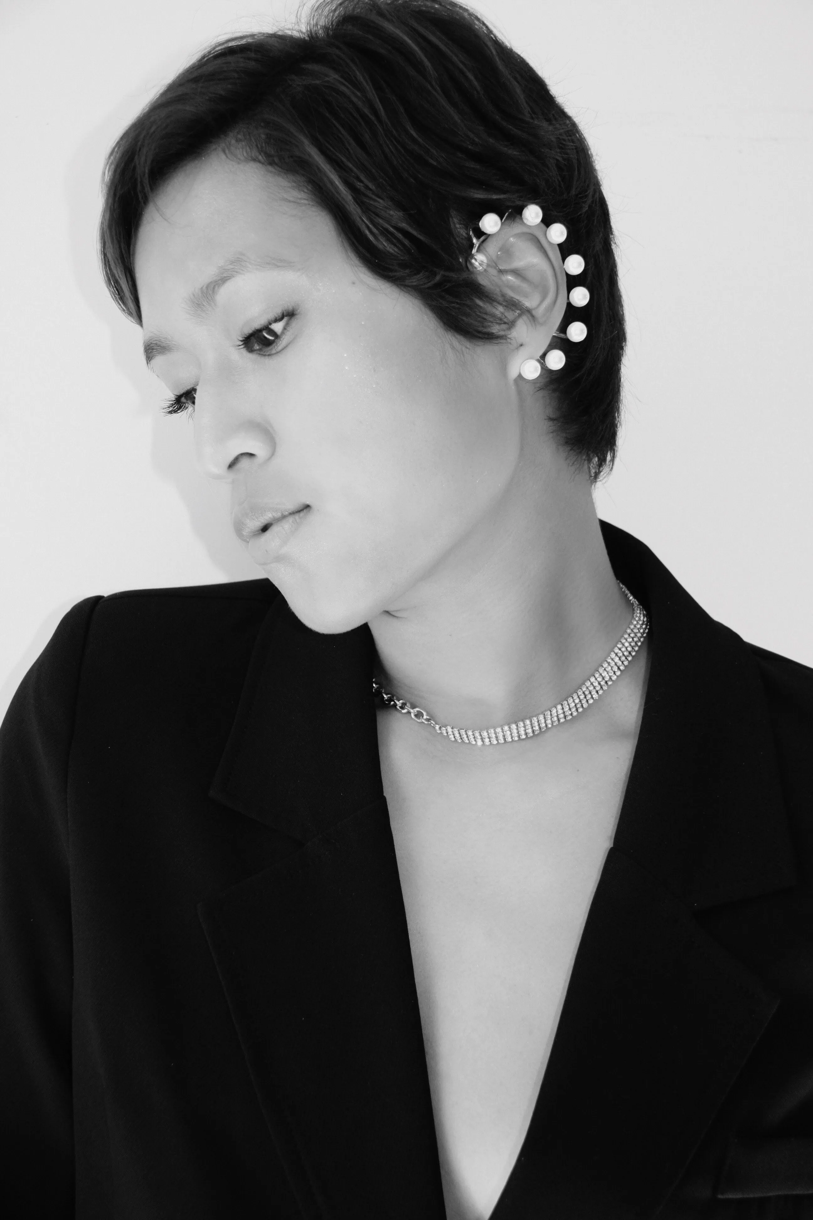 PEARL CLAW CUFF EARRINGS