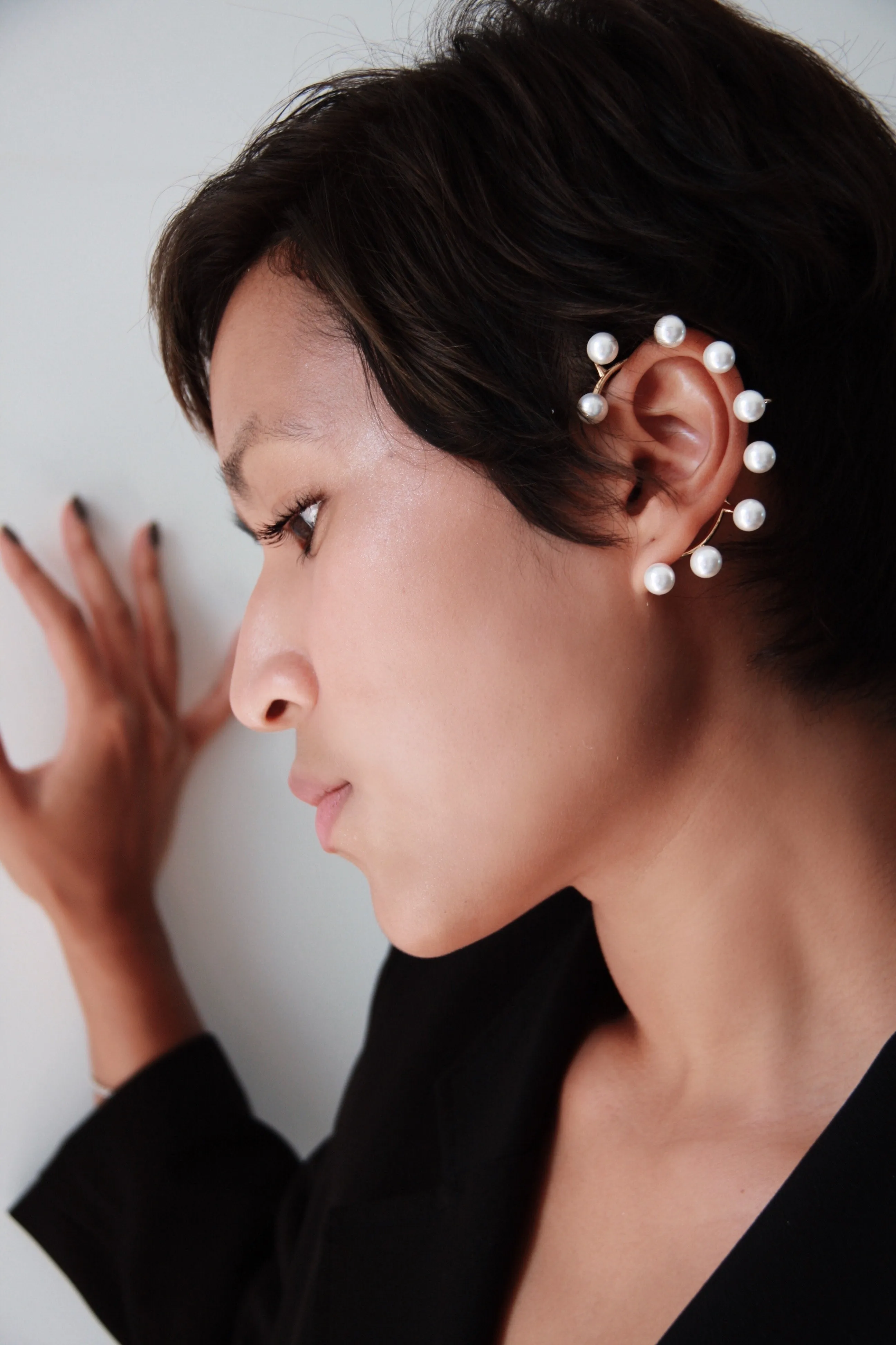 PEARL CLAW CUFF EARRINGS