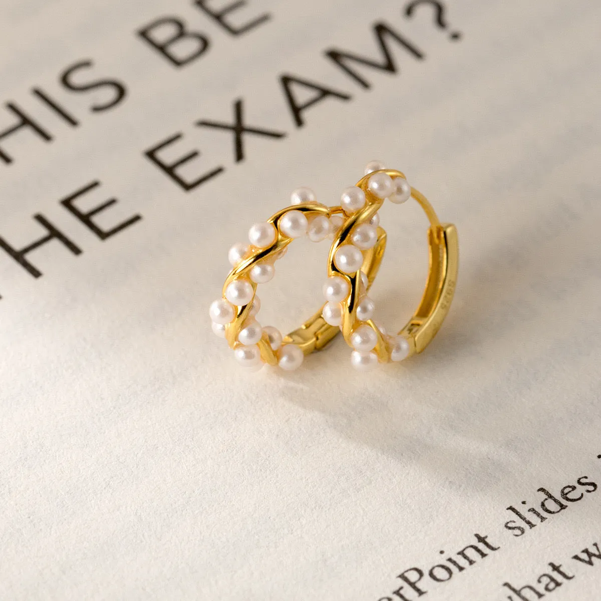 Pearl Wreath Huggies Earrings-SH078