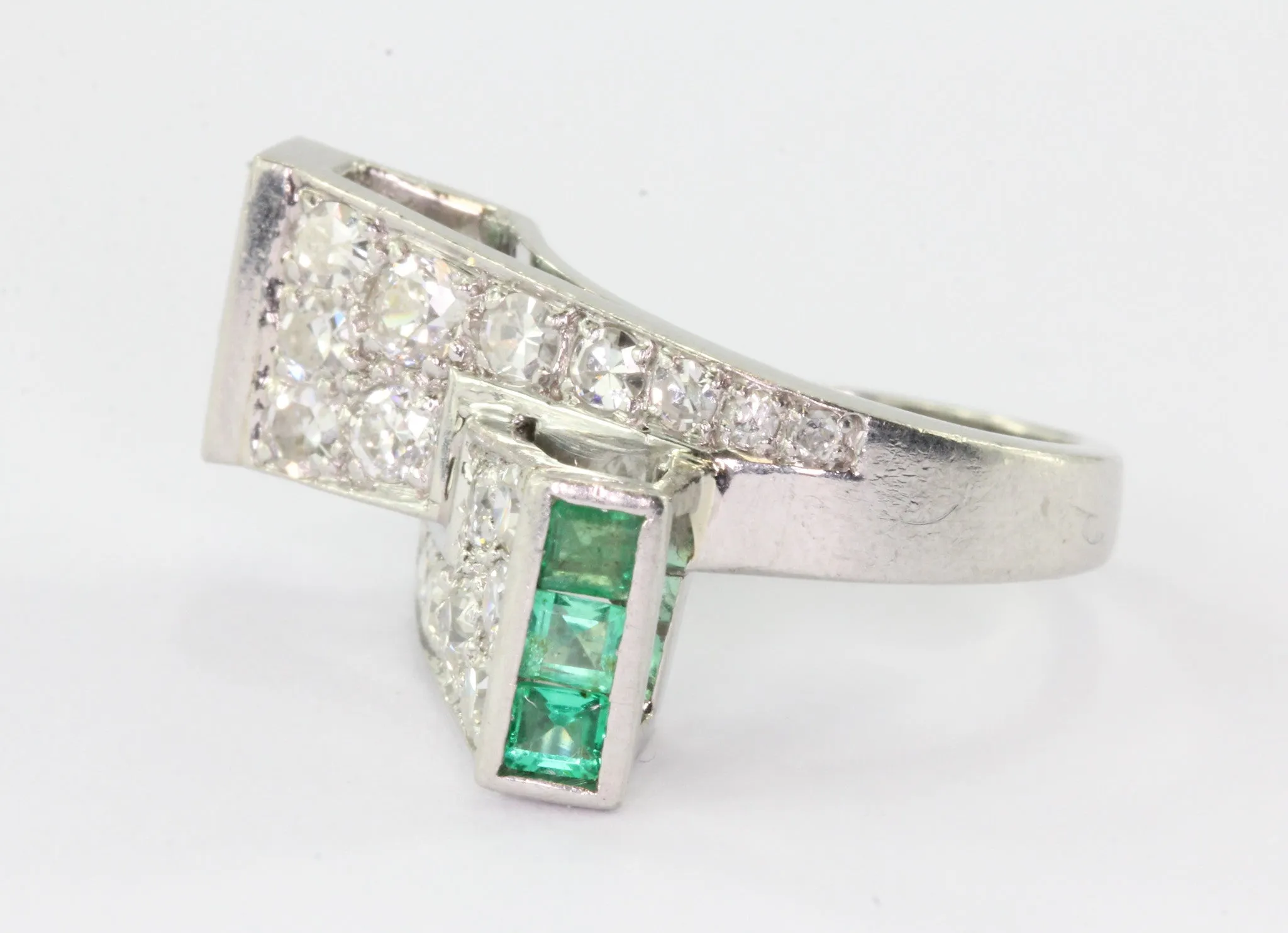 Platinum Paul Lackritz and Co. Art Deco Diamond and Emerald Ring 1930's