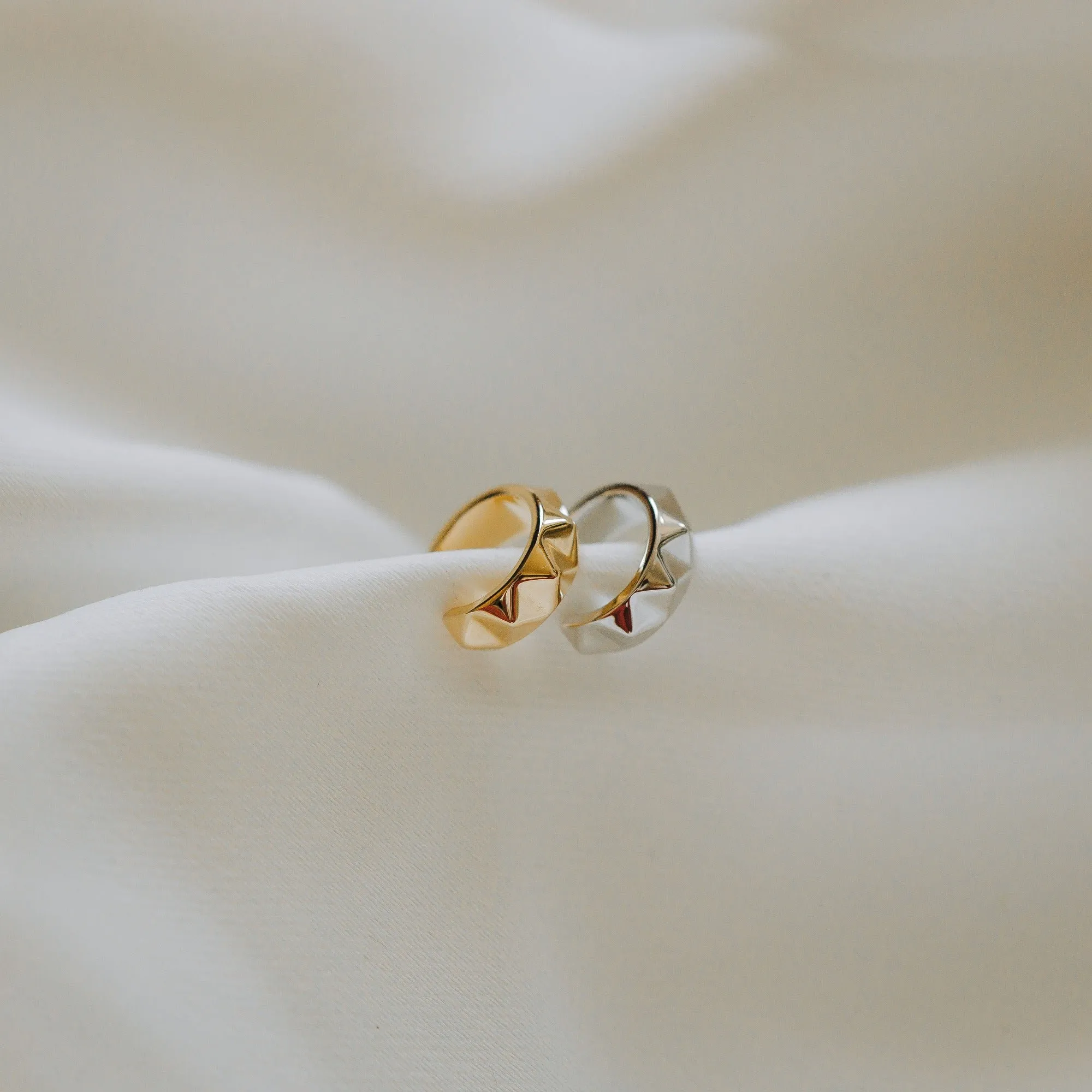 Pyramid Ear Cuff - Gold