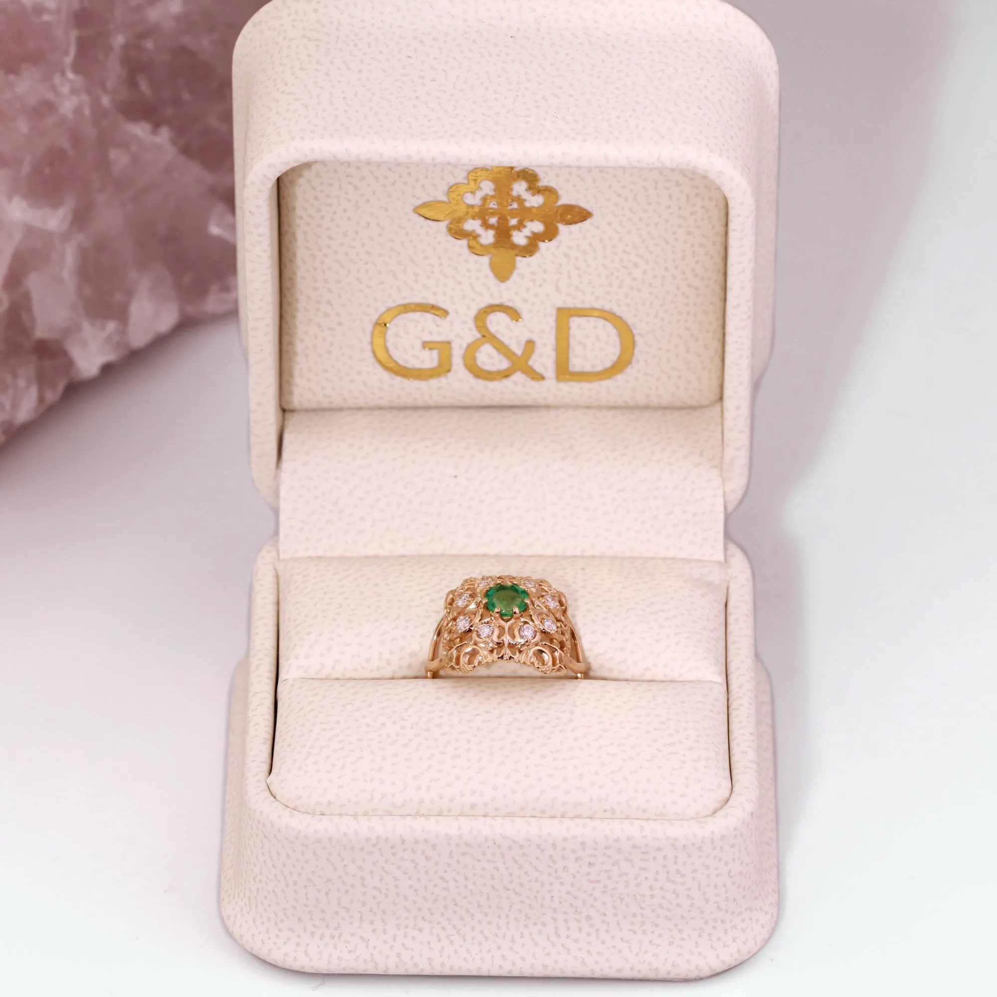 "Ornamental" Ring with Faceted Emerald and Diamonds in 18K Yellow Gold