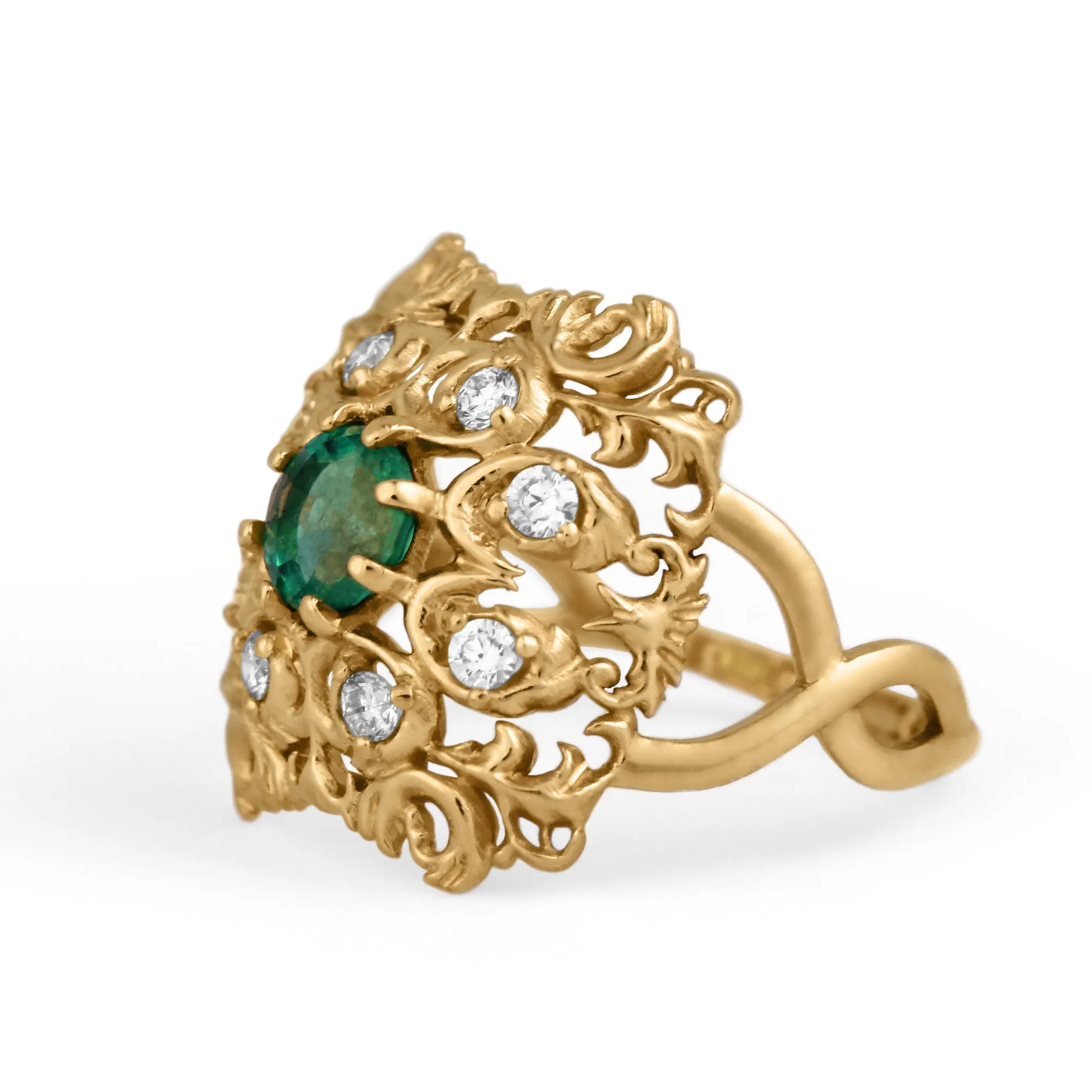 "Ornamental" Ring with Faceted Emerald and Diamonds in 18K Yellow Gold