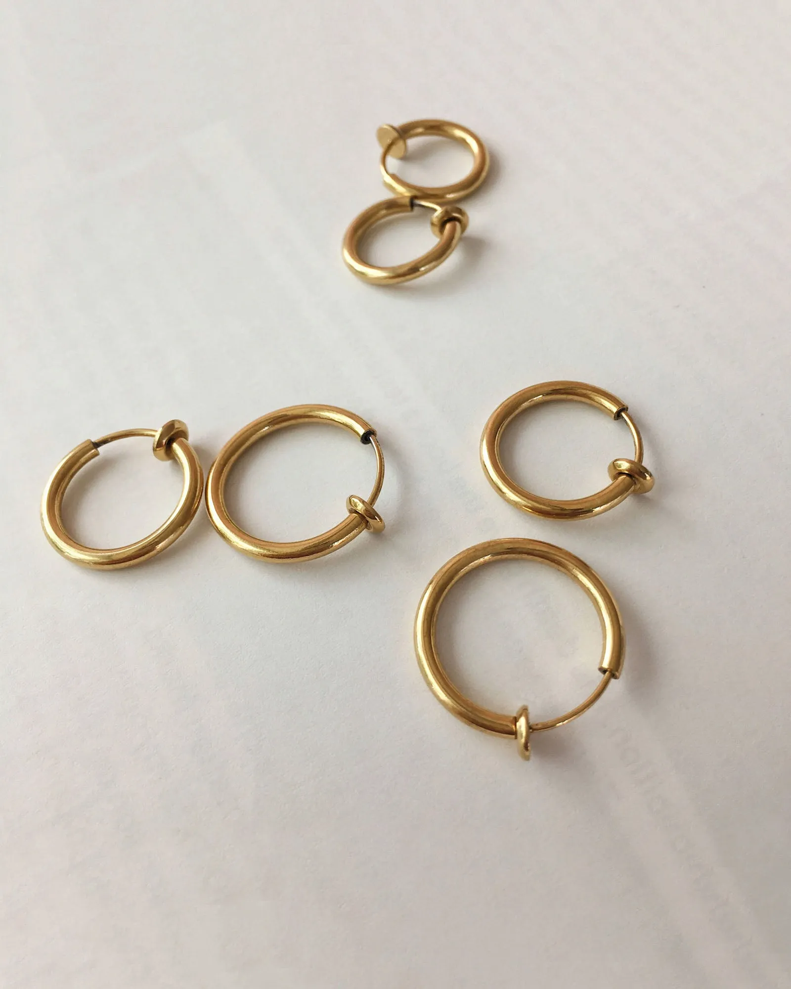 RETRACTABLE Hoops in Gold