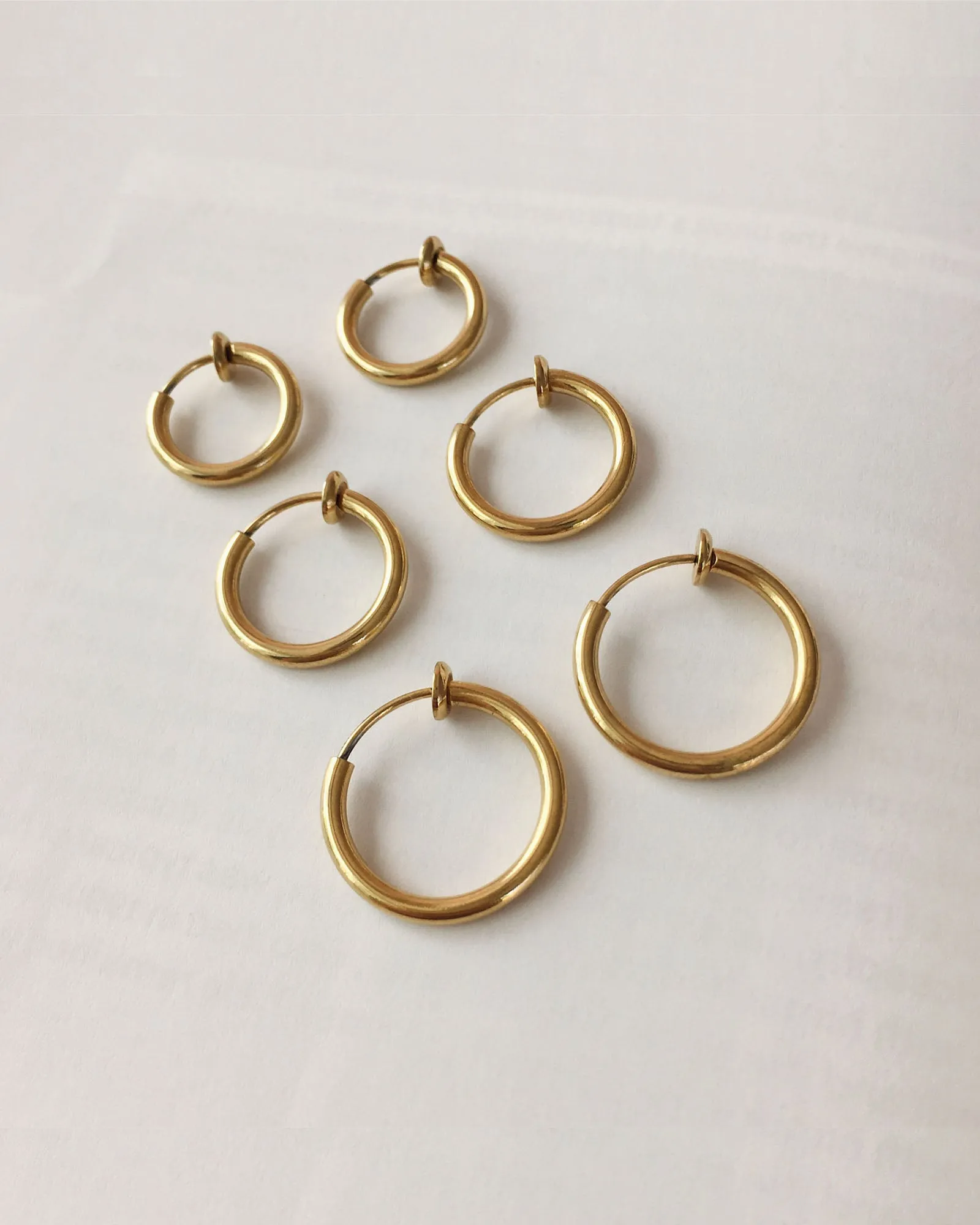 RETRACTABLE Hoops in Gold