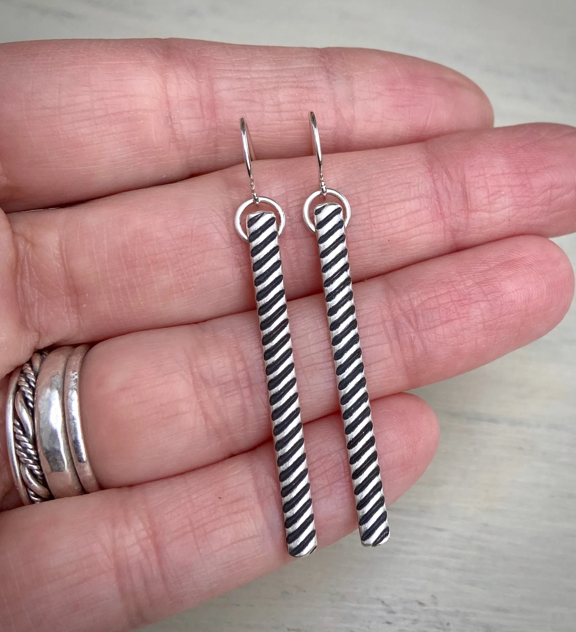 Sideline Bar Earrings
